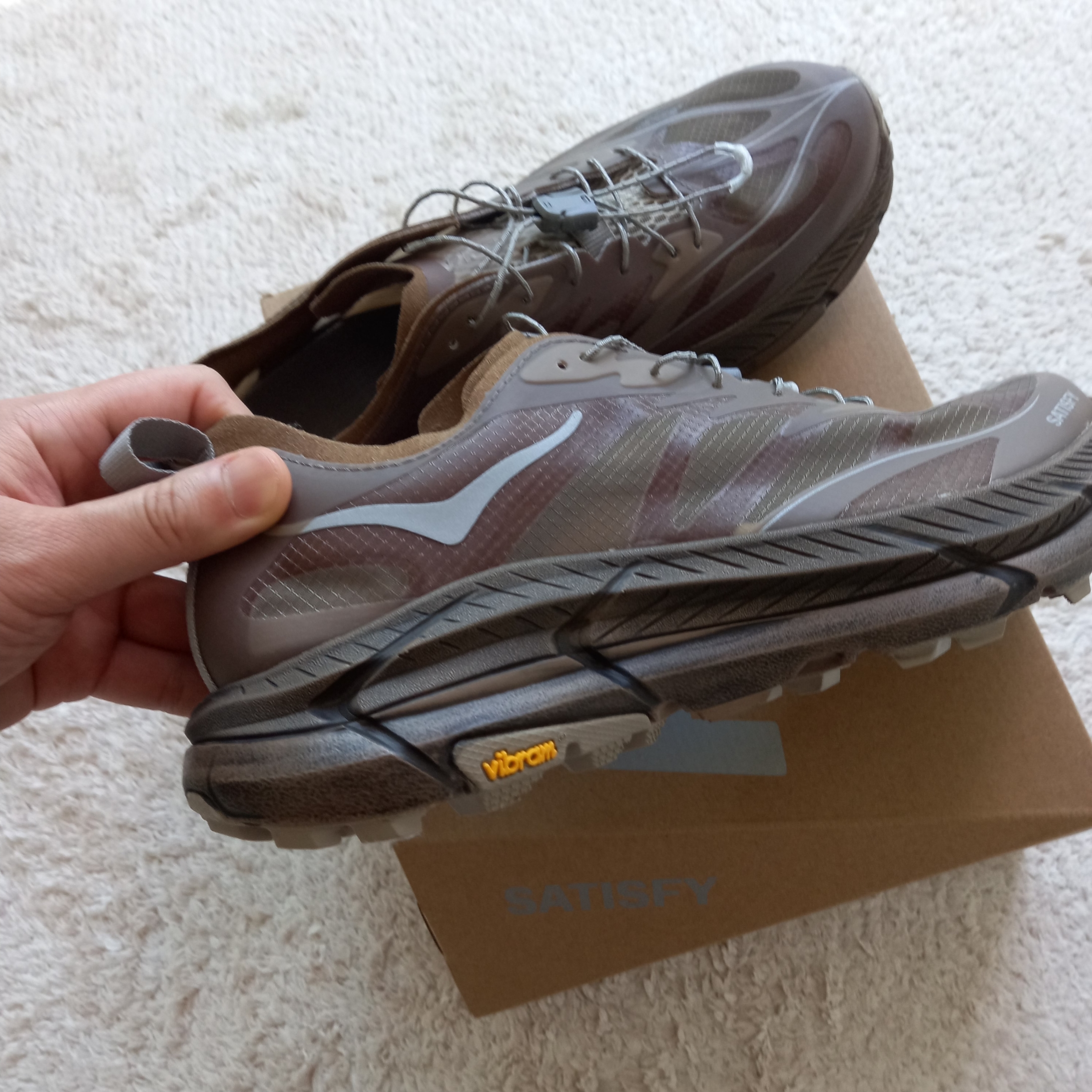 Hoka x Satisfy Mafate Speed 4 Lite Rubber 착용 스타일 - 6