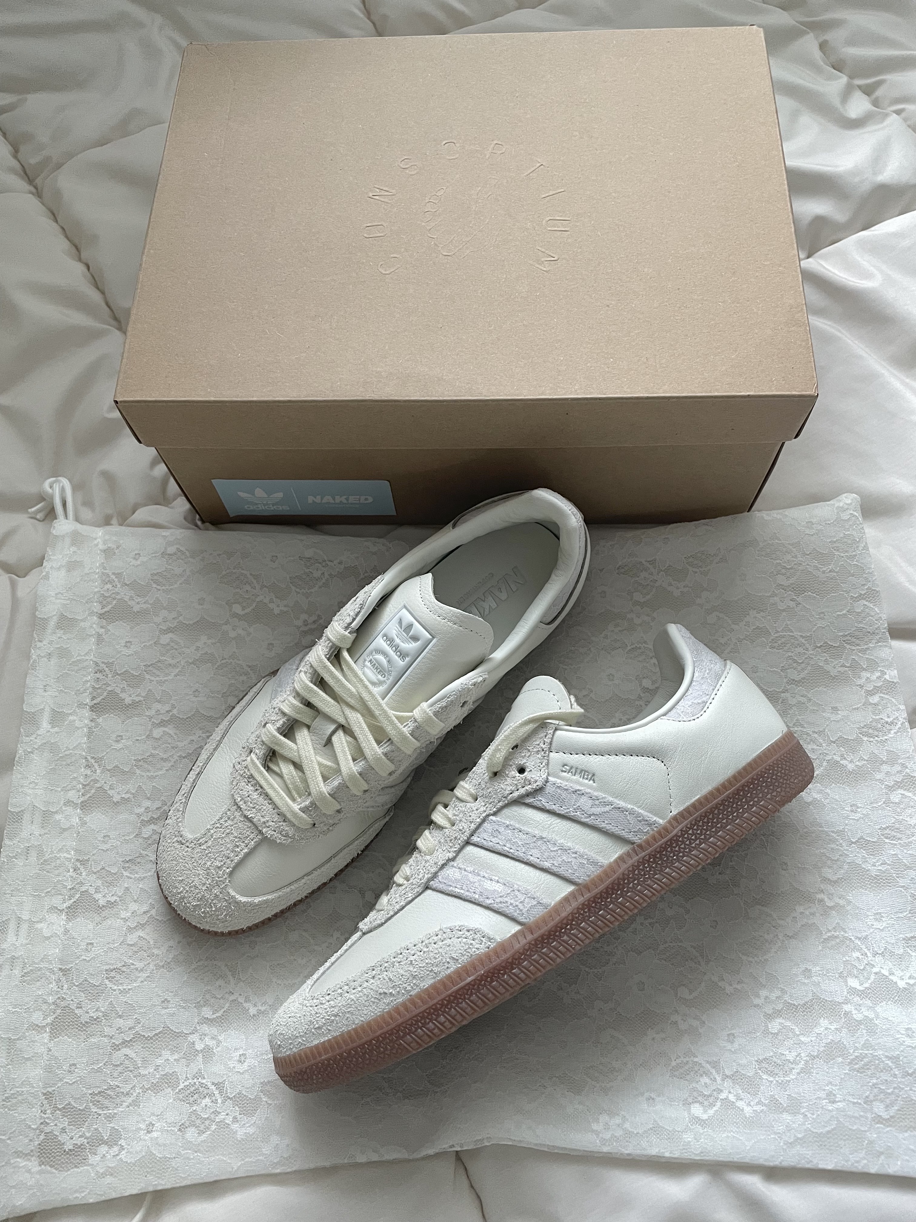 Adidas x Naked Samba OG White Off White 착용 스타일 - 2