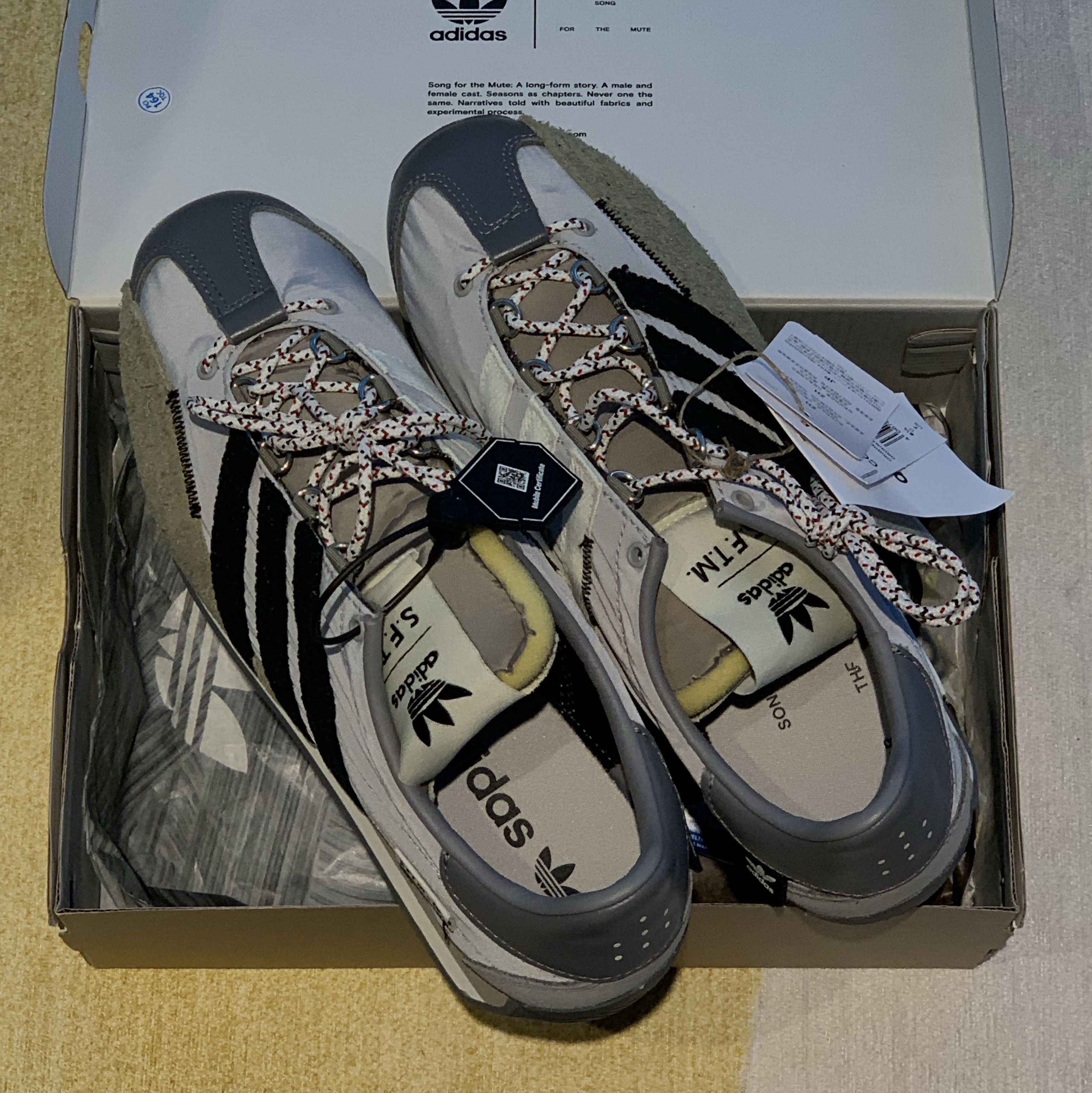 Adidas x Song for the Mute Country OG Grey Two Core Black 착용 스타일