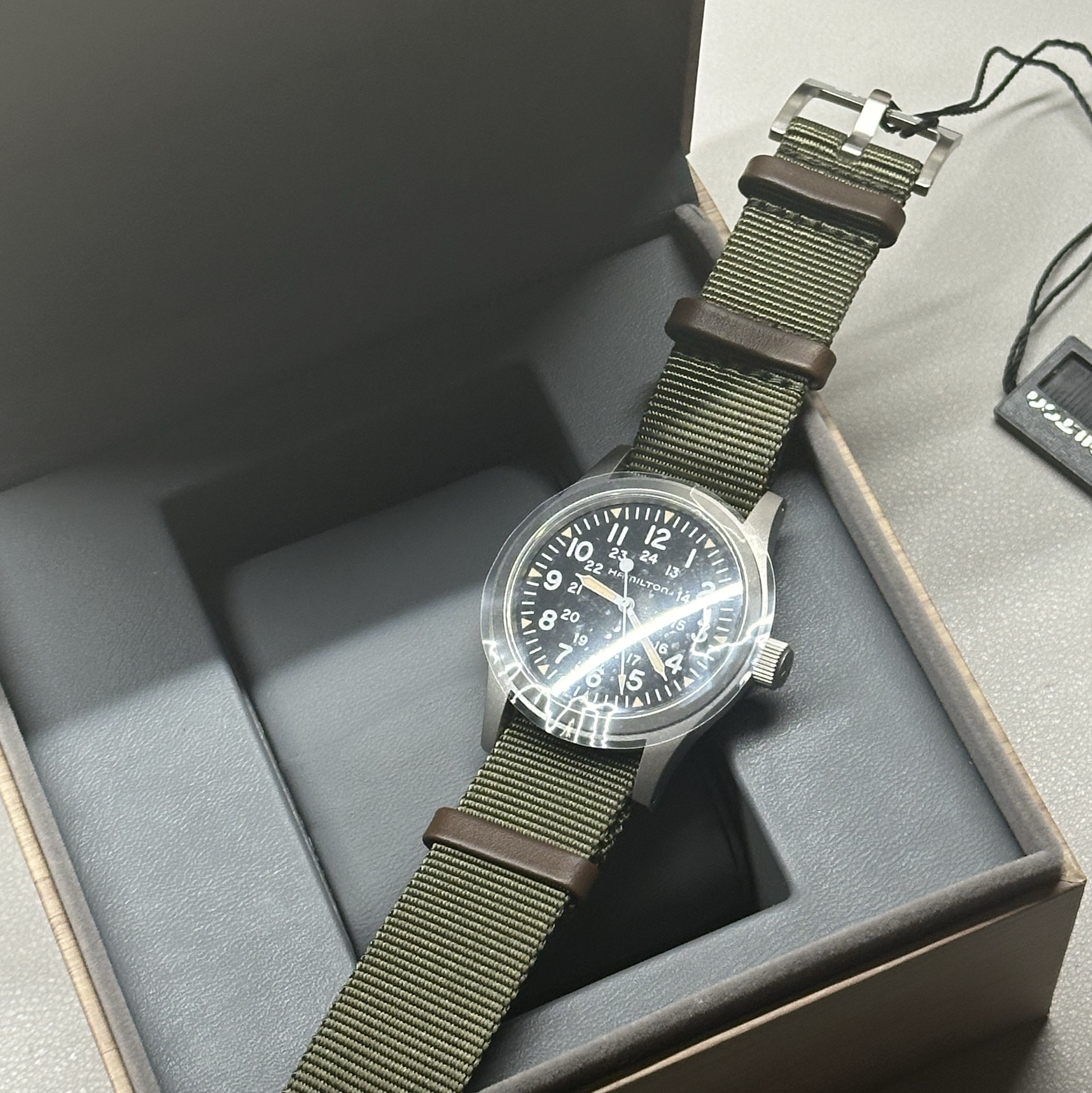 Hamilton Khaki Field Mechanical 38mm Nato Strap Green Black 착용 스타일 - 1