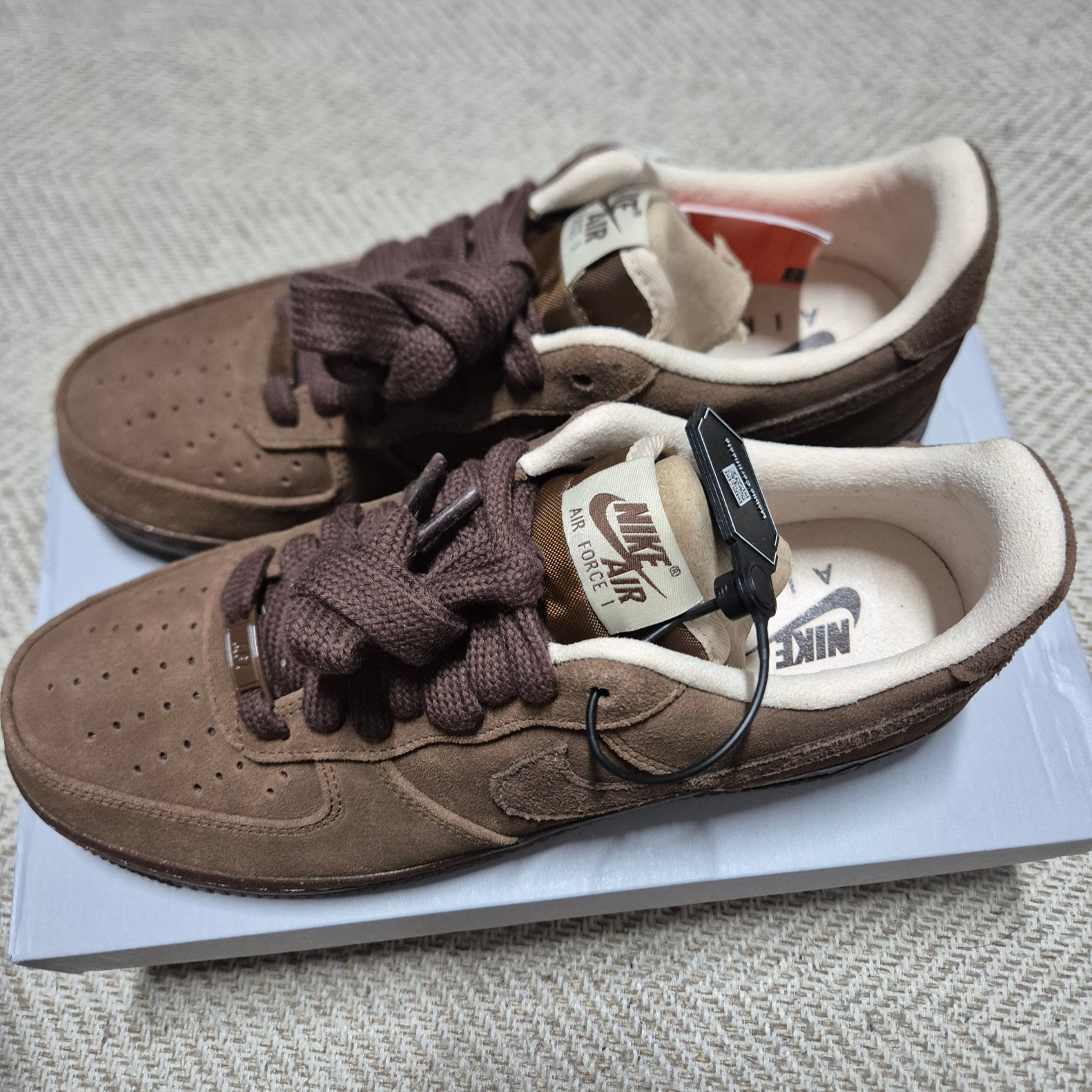 (W) Nike Air Force 1 '07 Cacao Wow 착용 스타일 - 1