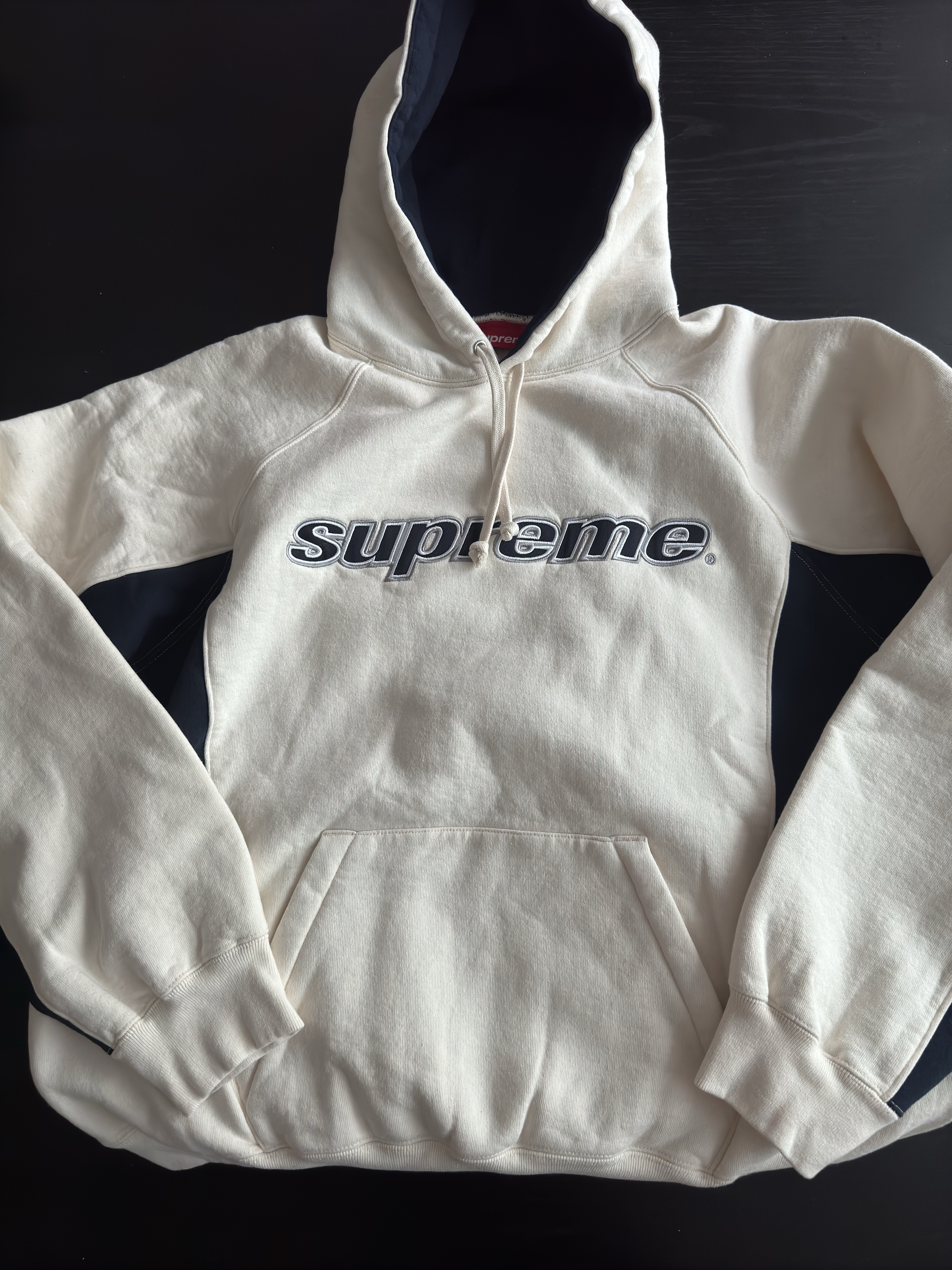 Supreme Division Hooded Sweatshirt Natural - 24FW 착용 스타일
