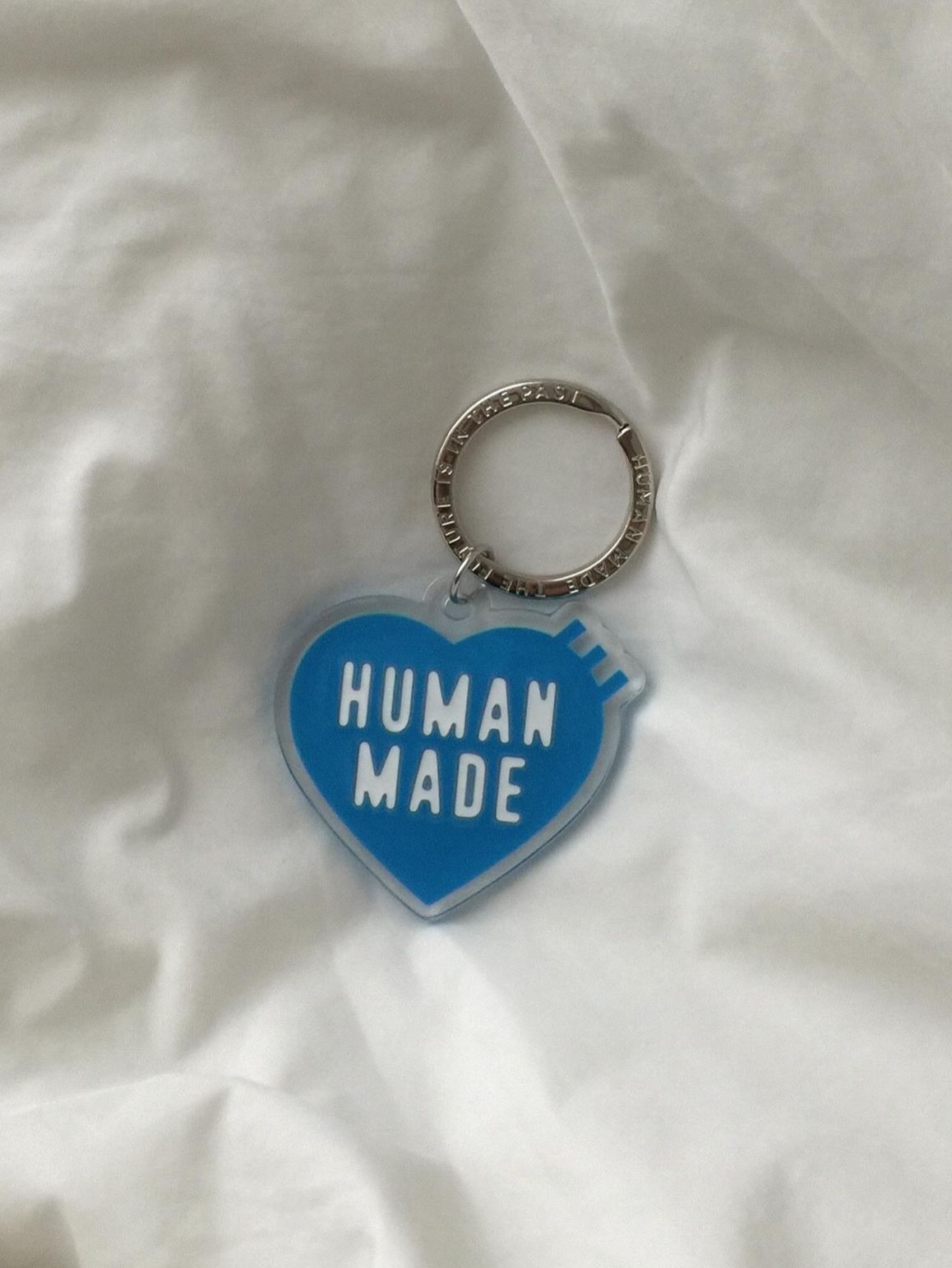 Human Made Acrylic Heart Keyring Blue 착용 스타일