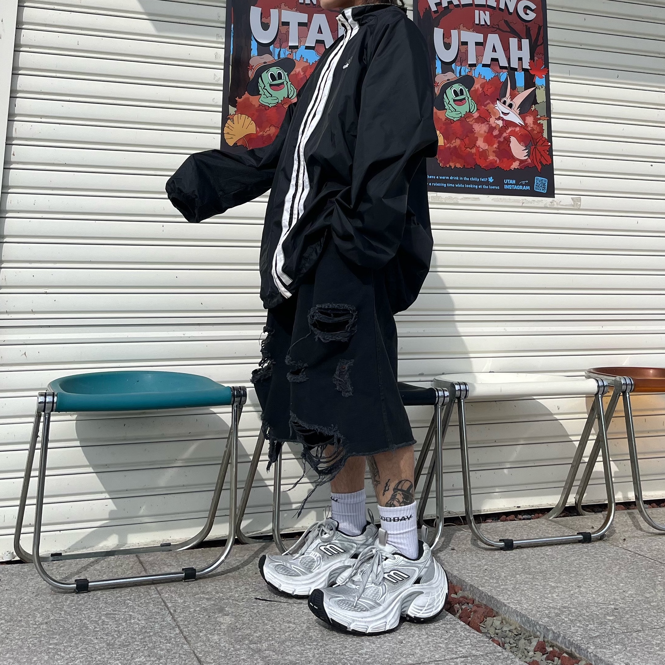 Balenciaga 10XL Sneakers White Grey Silver Black 착용 스타일 - 3