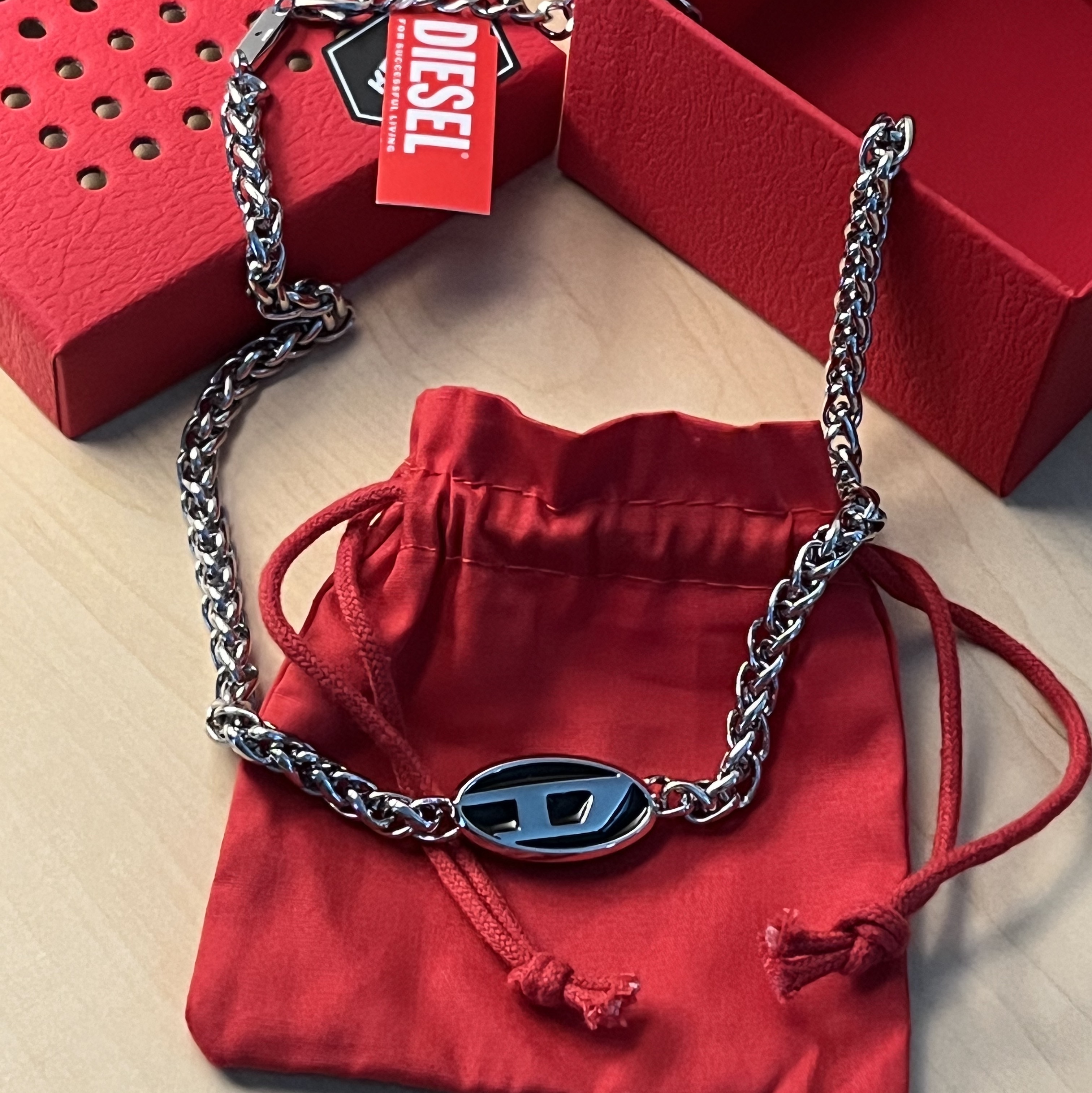 Diesel Dx1470 Stainless Steel Necklace Silver 착용 스타일