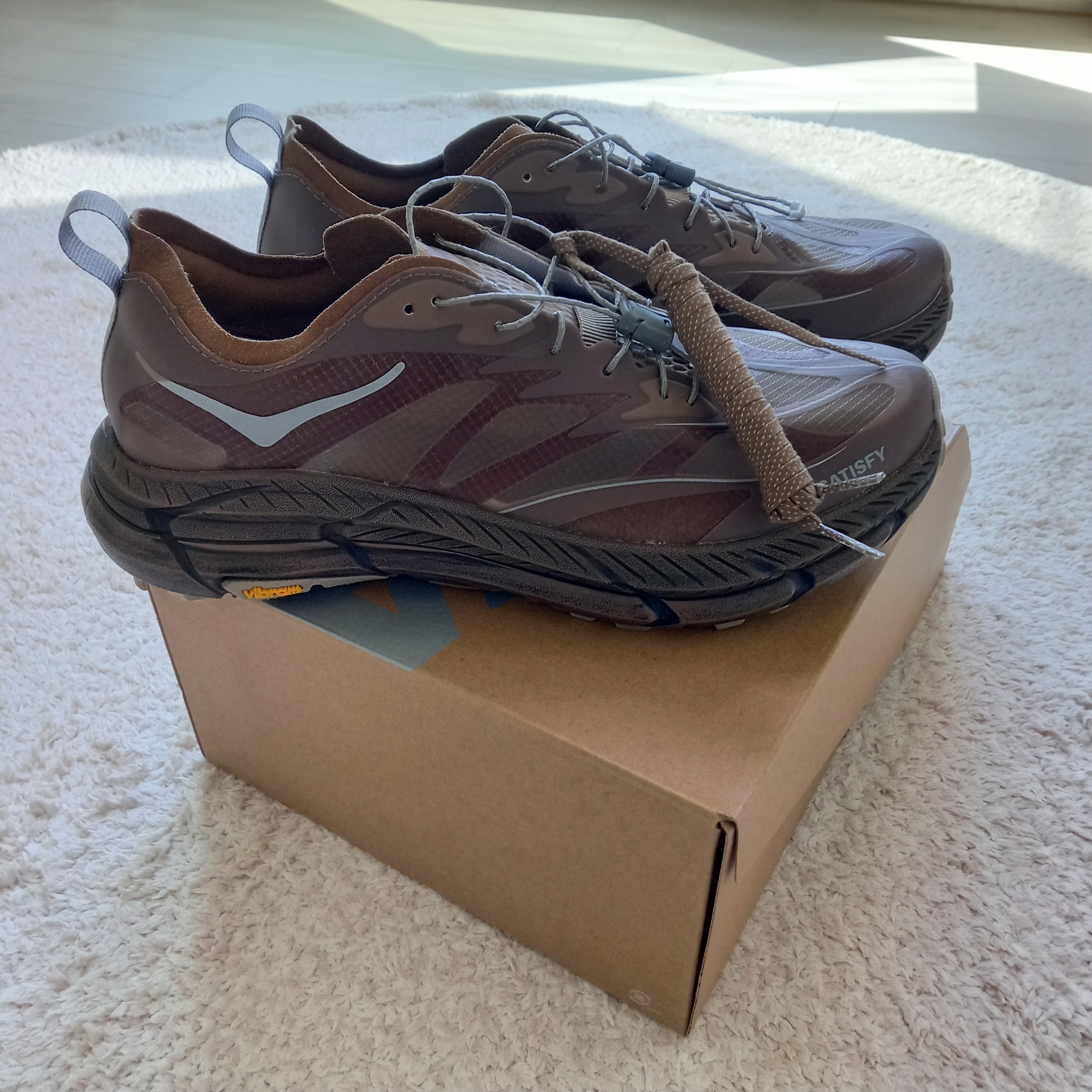 Hoka x Satisfy Mafate Speed 4 Lite Rubber 착용 스타일 - 10