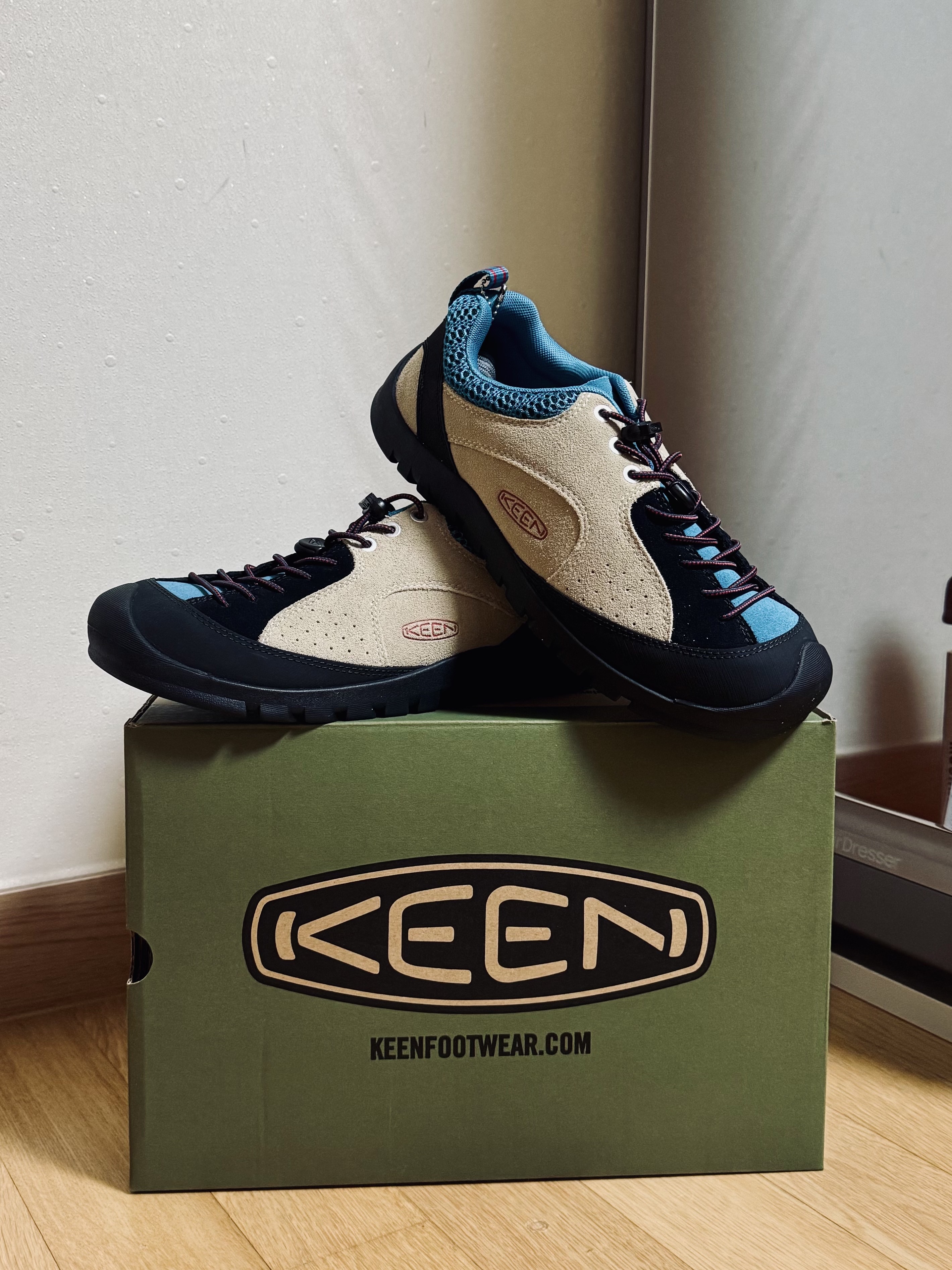 Keen Jasper Rocks SP Sneakers Beige 착용 스타일