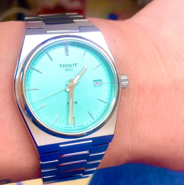 Tissot PRX 35mm Quartz Steel Light Green 착용 스타일 - 1