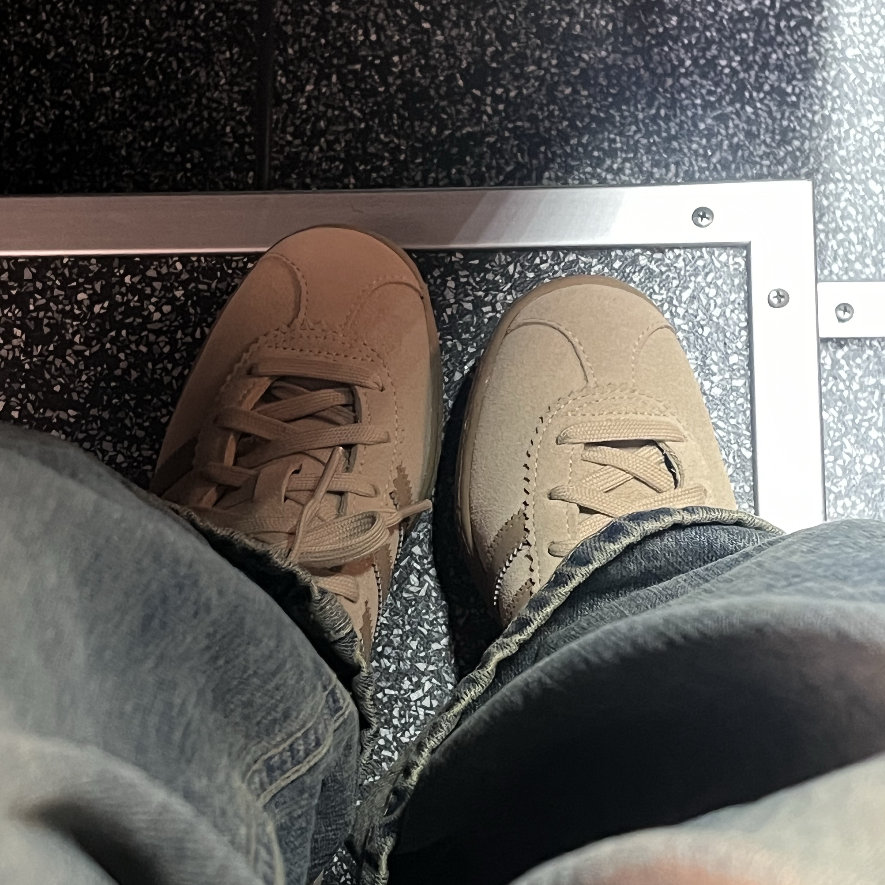 Adidas Stadt Magic Beige 착용 스타일