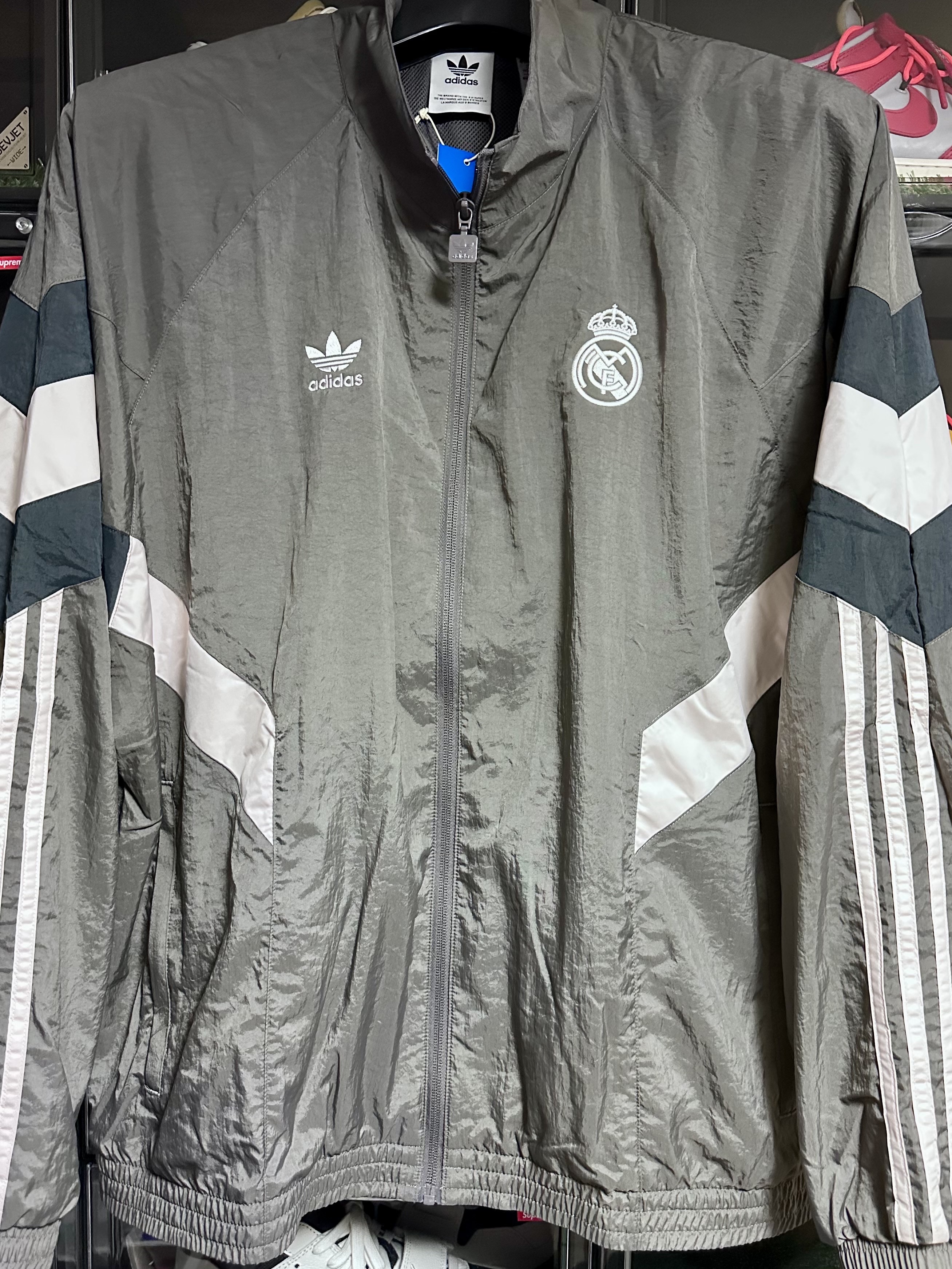 Adidas Real Madrid Originals Track Top Charcoal Grey - KR Sizing 착용 스타일 - 1