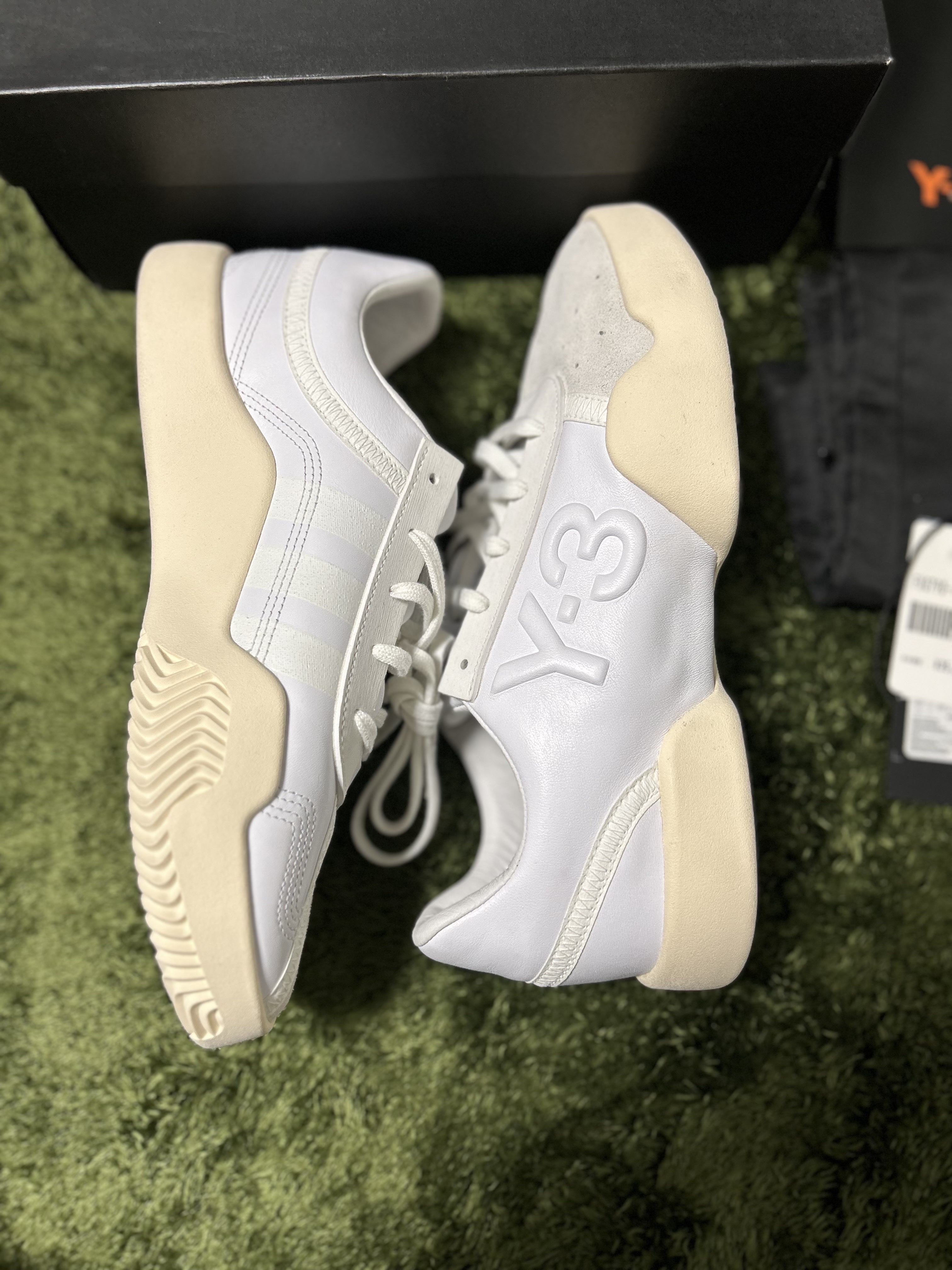 Y-3 Yunu White Ecru Tint 착용 스타일 - 5