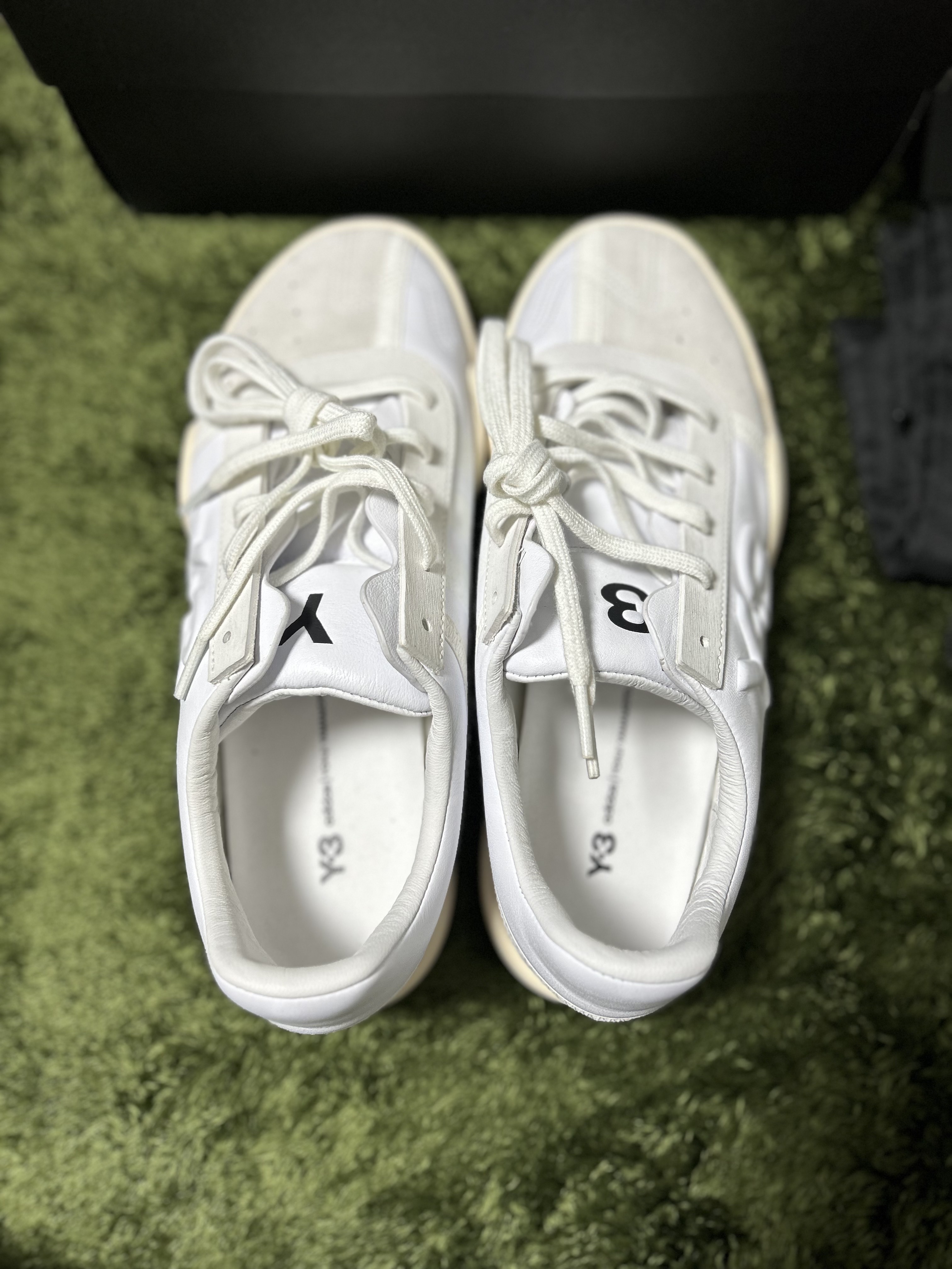 Y-3 Yunu White Ecru Tint 착용 스타일 - 3