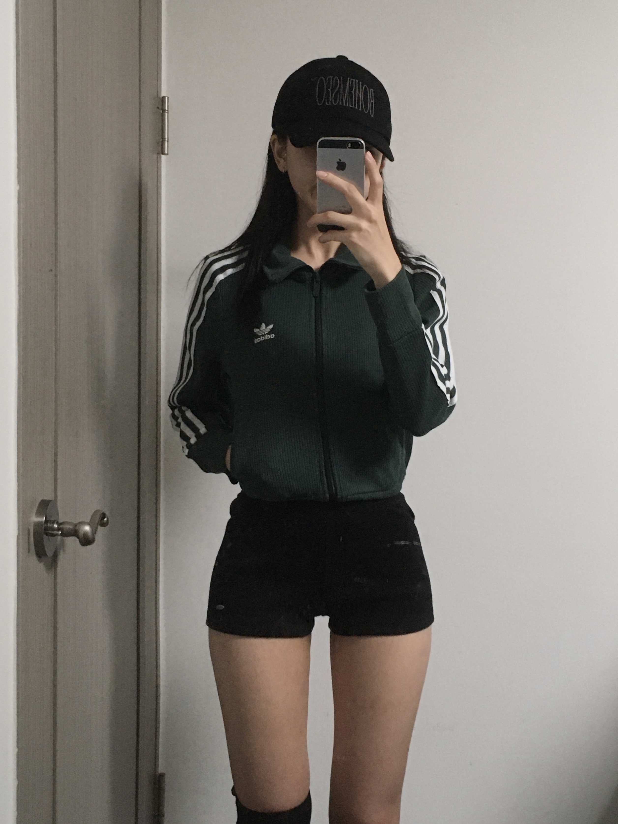 (W) Adidas Knitted Top Mineral Green - KR Sizing, (W) Bohemian Seoul Basic Sleeveless Crop Top Black 착용 스타일 - 3