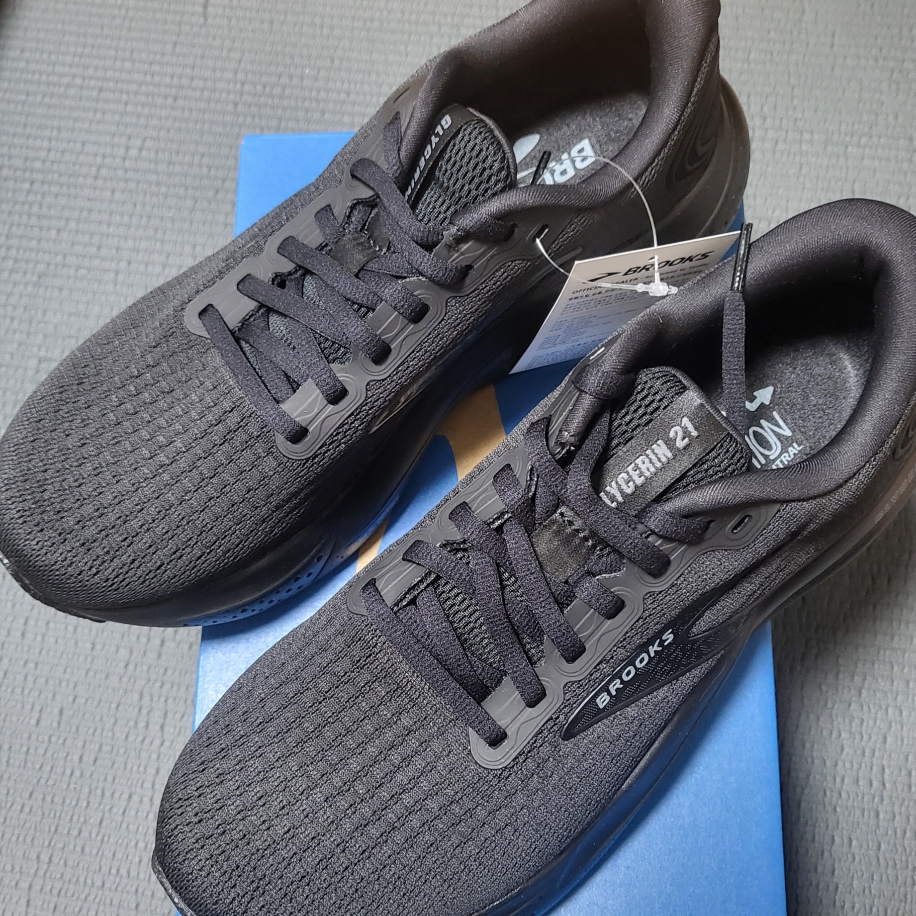 Brooks Running Glycerin 21 Black - D Medium 착용 스타일