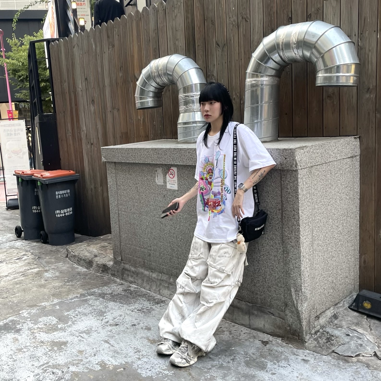 Balenciaga 3XL Sneakers Light Beige, Nos Couleurs 01 Cargo Pants Dirty Washing 착용 스타일 - 2