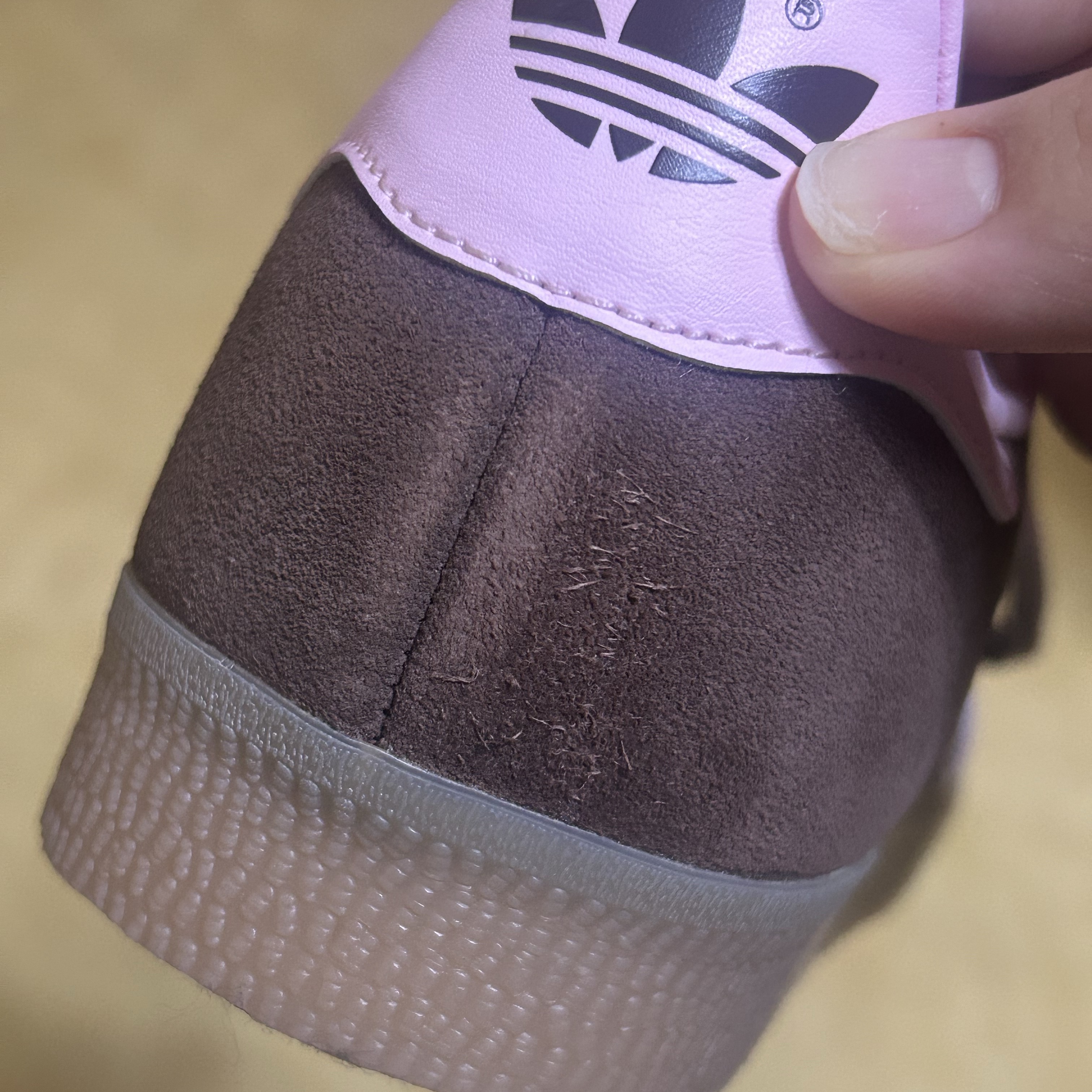 Adidas Gazelle Auburn Clear Pink 착용 스타일 - 1