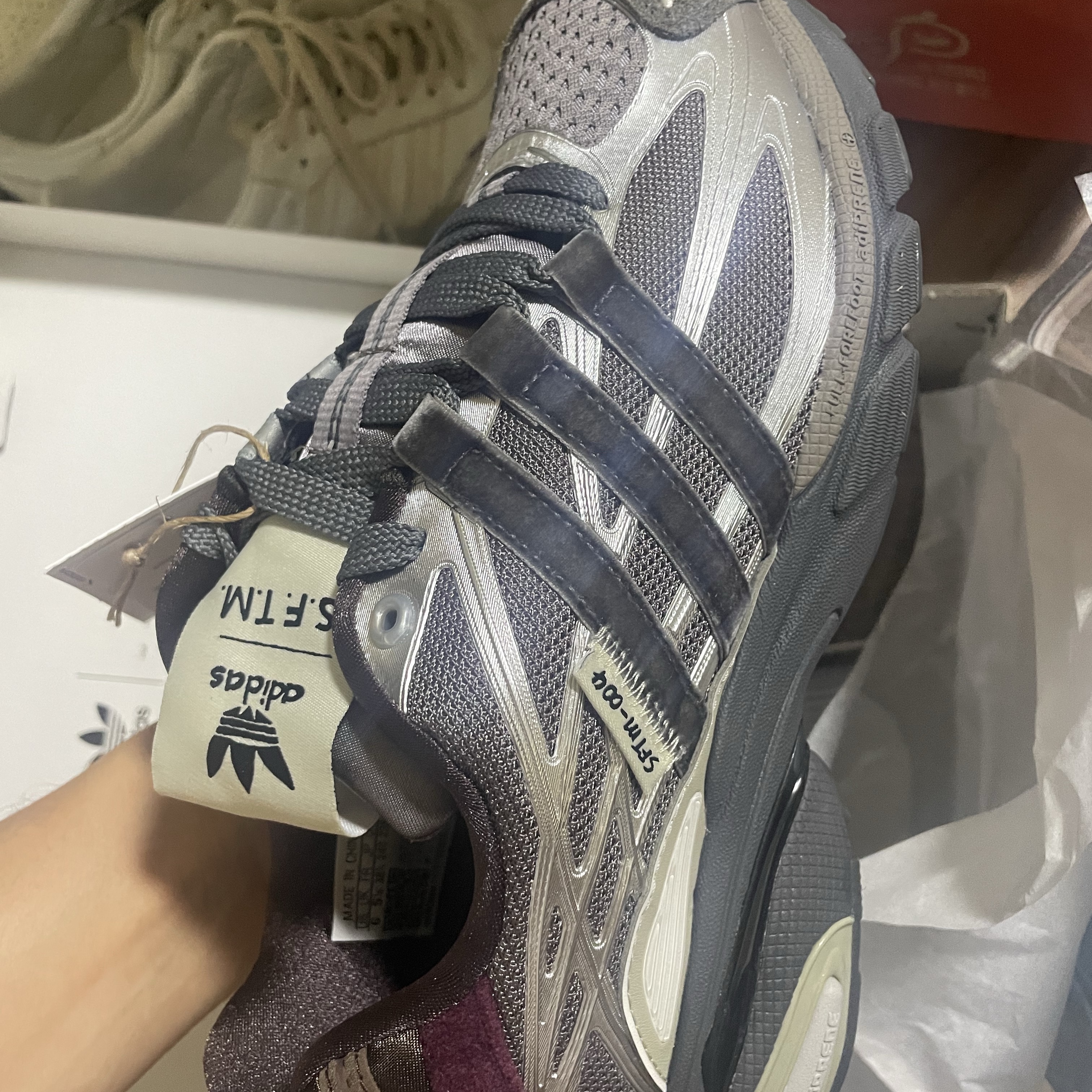 Adidas x Song for the Mute Adistar Cushion Taupe Metallic Granite 착용 스타일