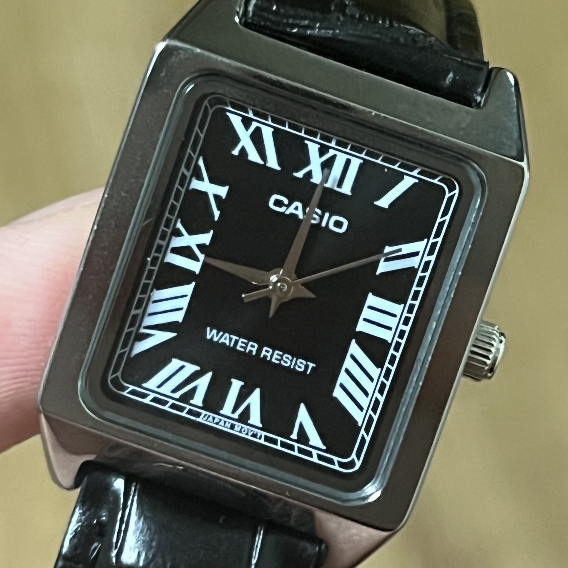 Casio LTP-V007L-1B 착용 스타일