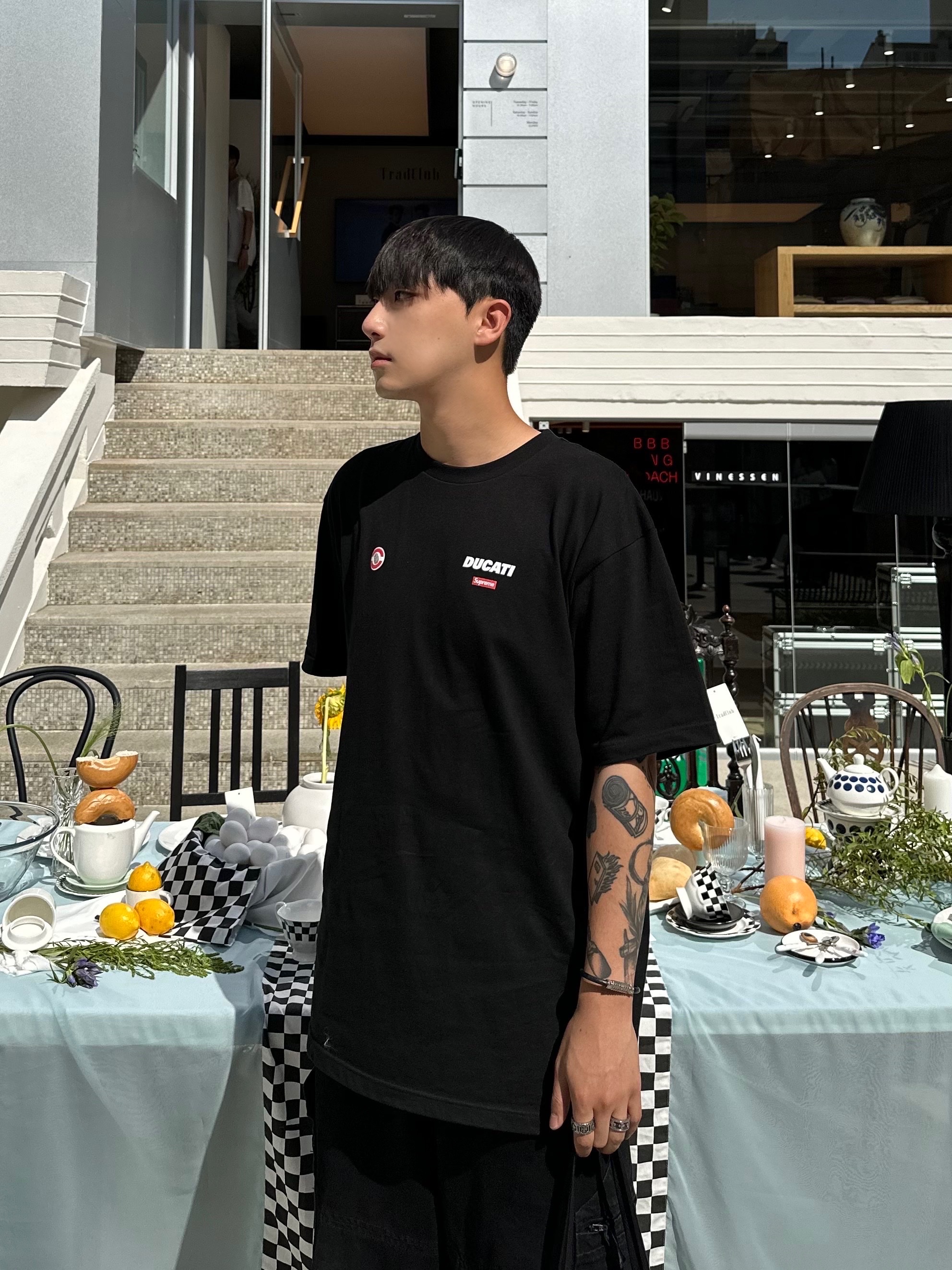 Supreme x Ducati Logos T-Shirt Black - 24SS 착용 스타일 - 1