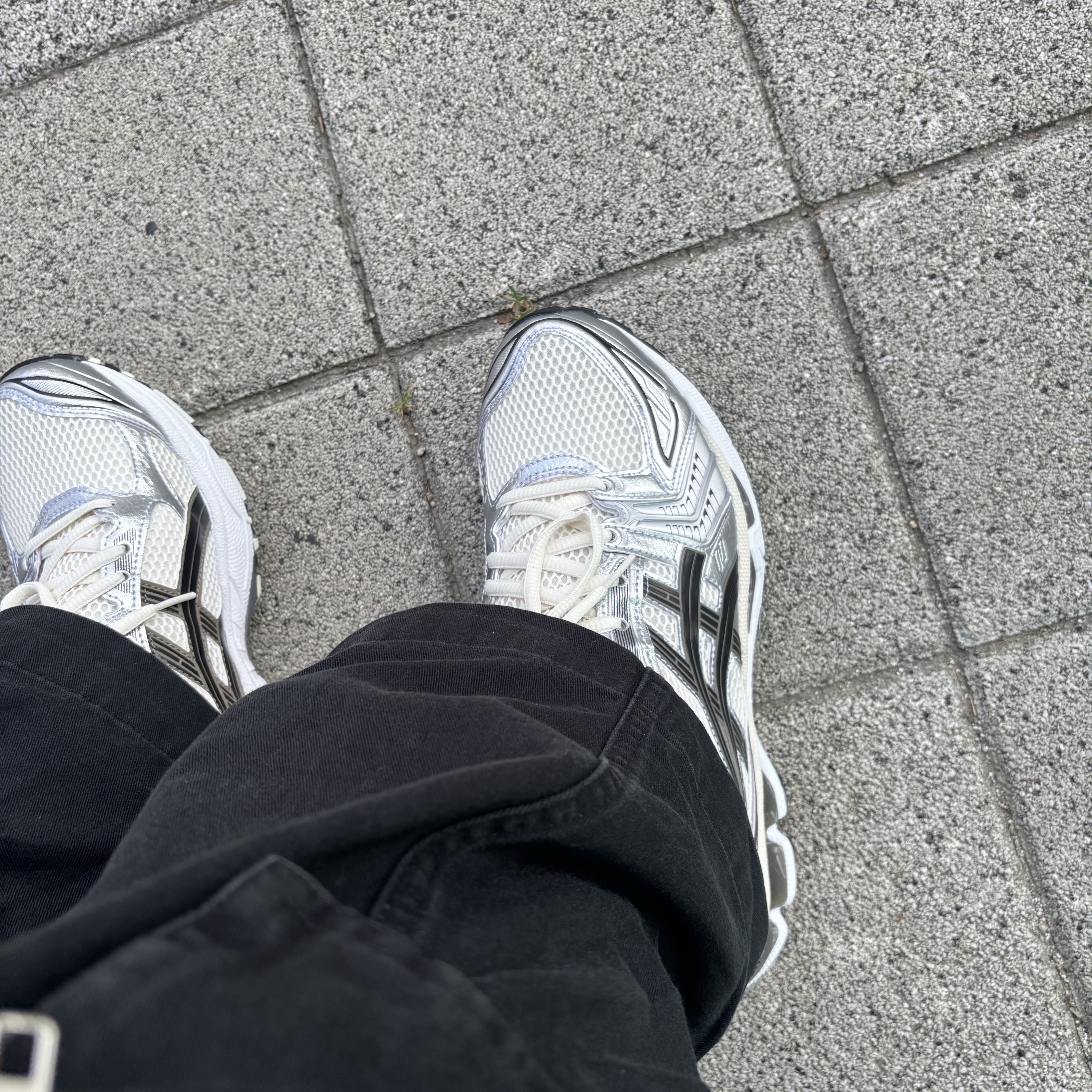 Asics Gel-Kayano 14 Cream Black 착용 스타일