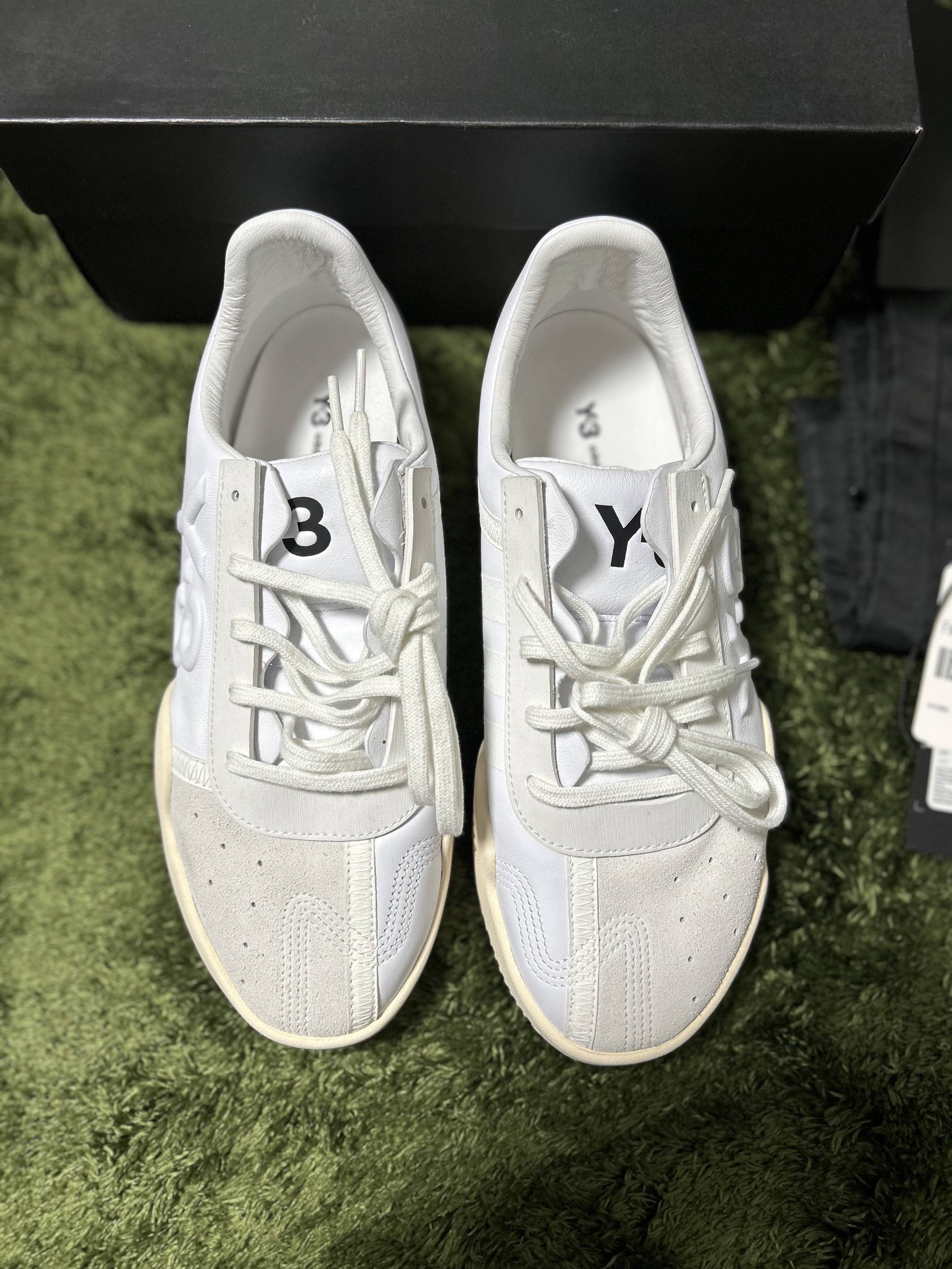 Y-3 Yunu White Ecru Tint 착용 스타일 - 2