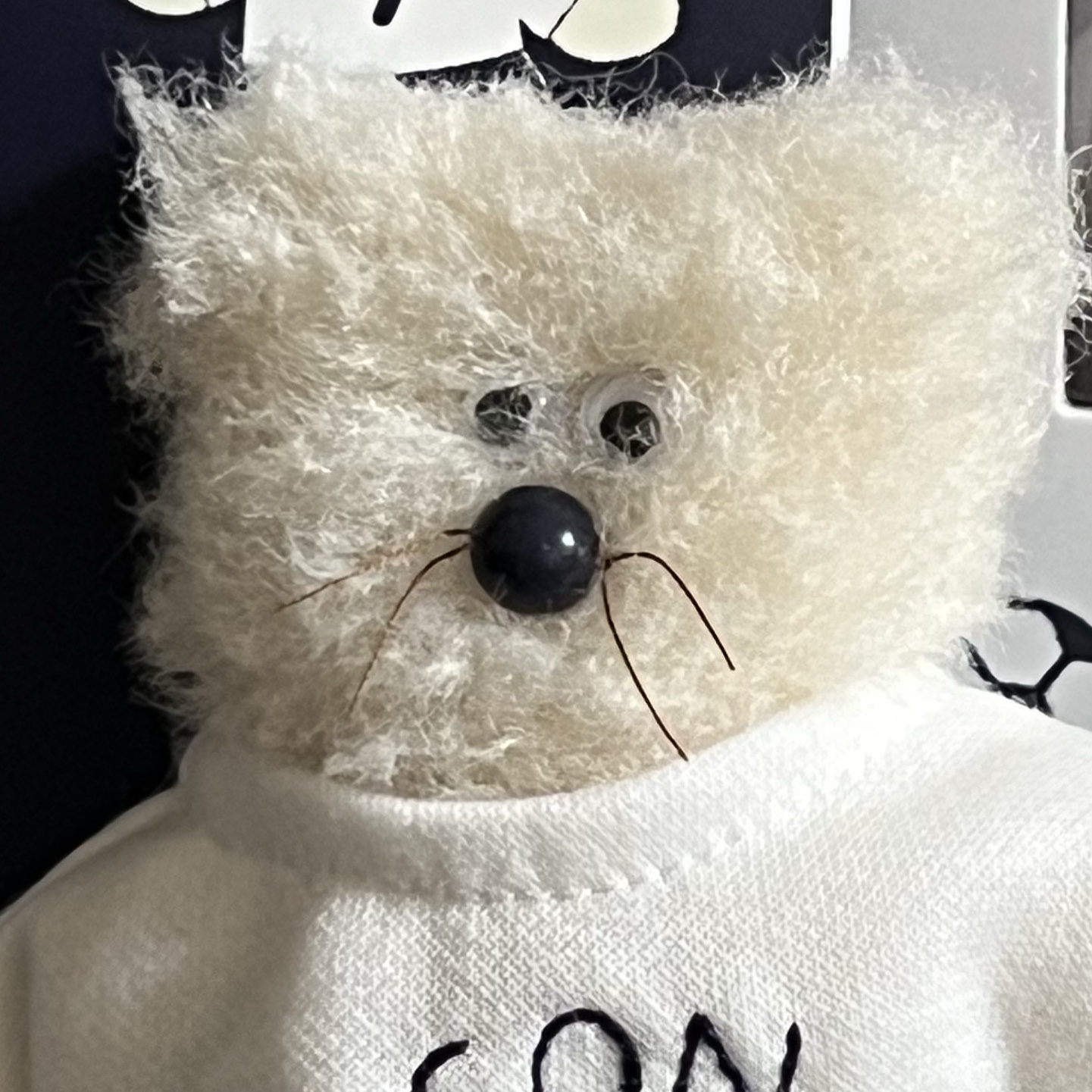 Monamhee x NOS7 SON.hee Keyring Cream 착용 스타일