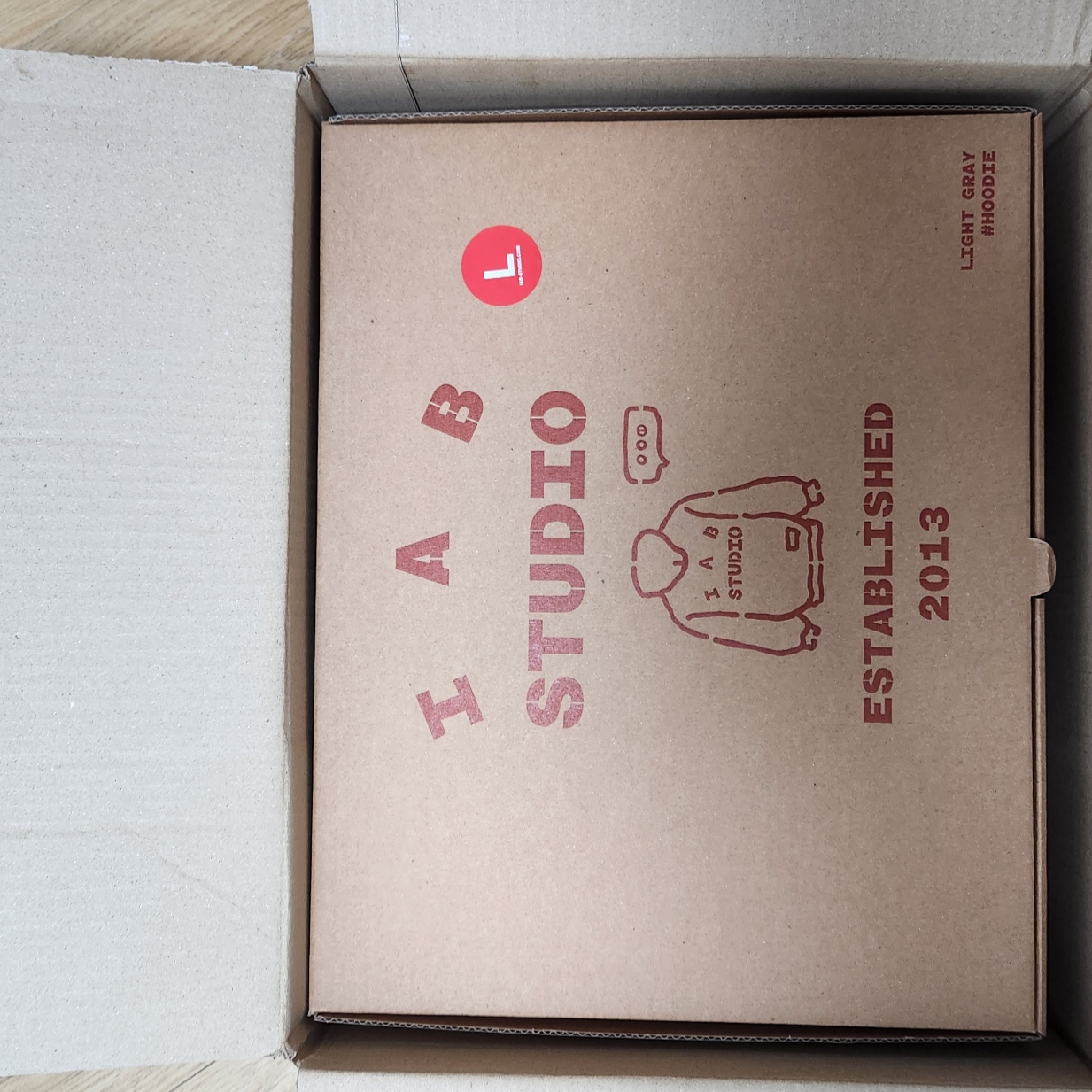 IAB Studio Hoodie Light Gray 착용 스타일 - 1