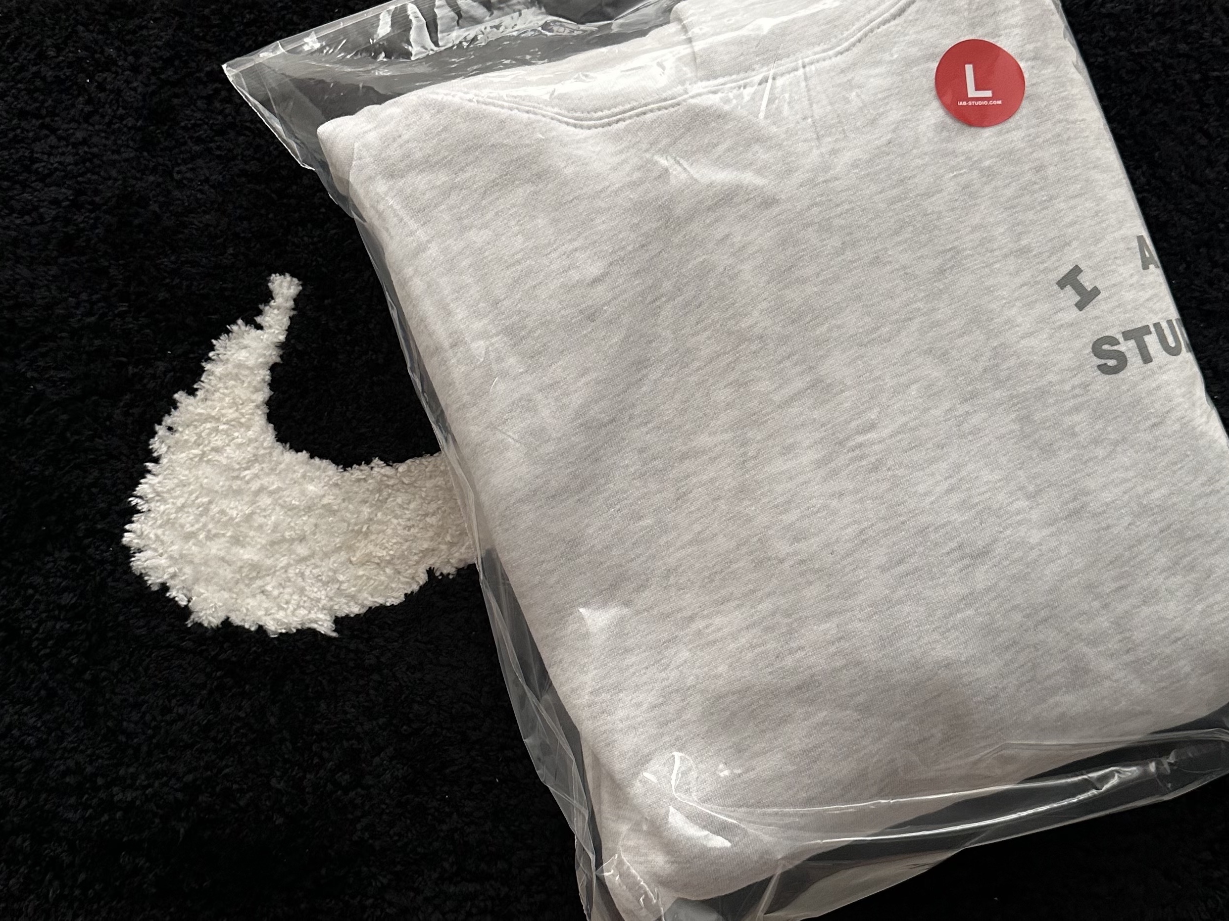 IAB Studio Hoodie Light Gray 착용 스타일 - 2