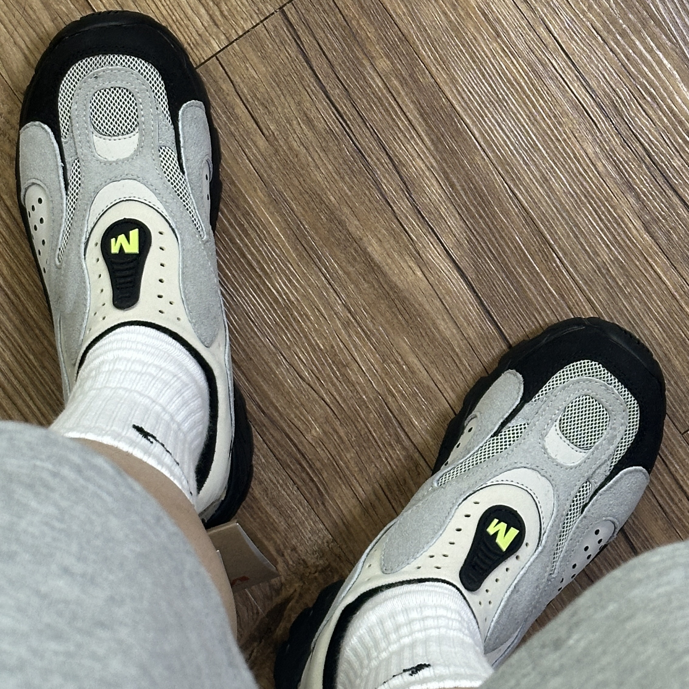 [KREAM 단독, 1TRL] Merrell x Nicole McLaughlin Women MOC Speed Streak EVO Birch 착용 스타일