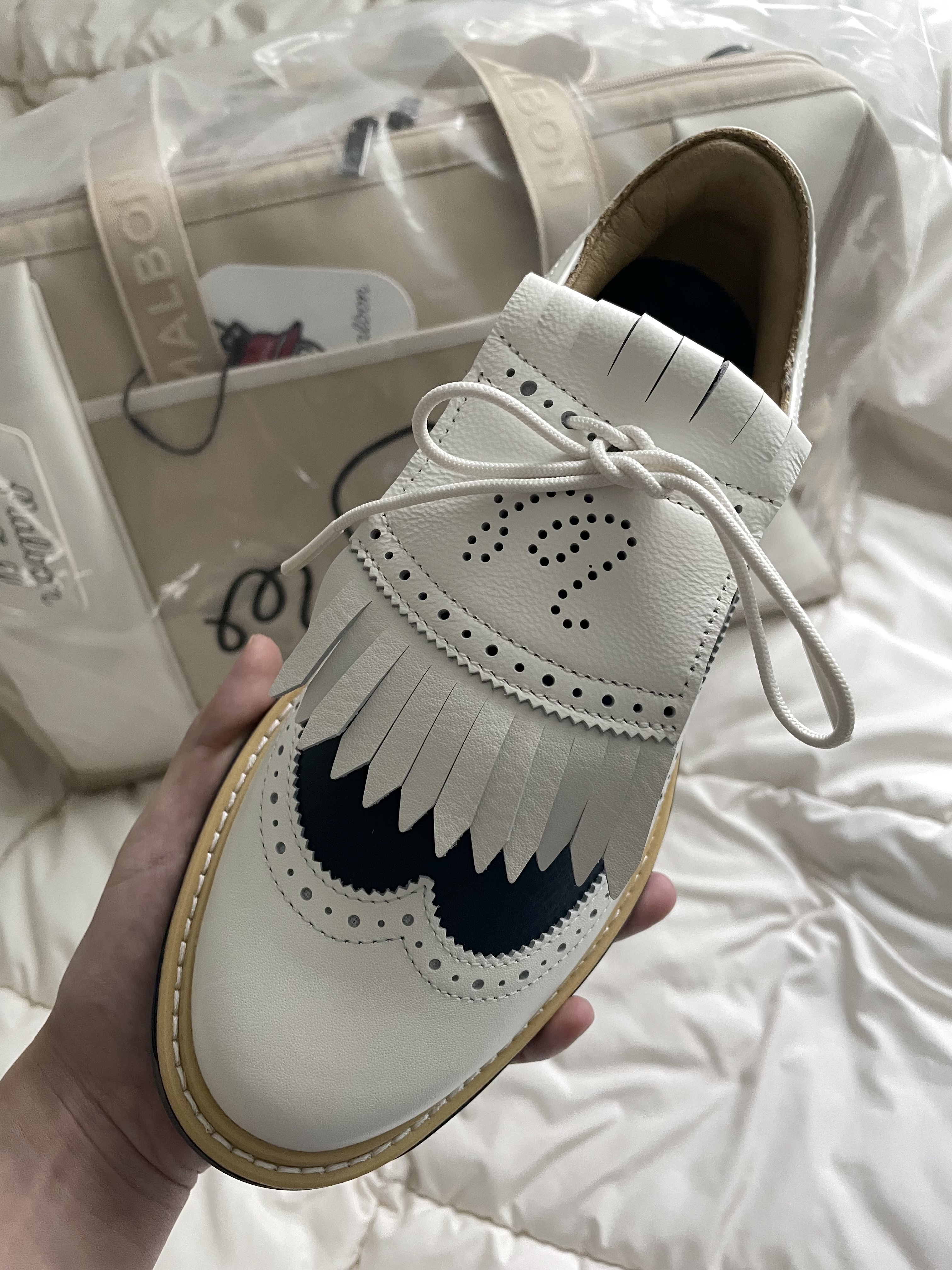 Adidas x Malbon Golf MC87 Spikeless Off White Collegiate Navy 착용 스타일 - 2