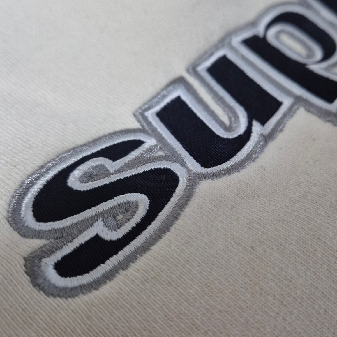 Supreme Division Hooded Sweatshirt Natural - 24FW 착용 스타일 - 4