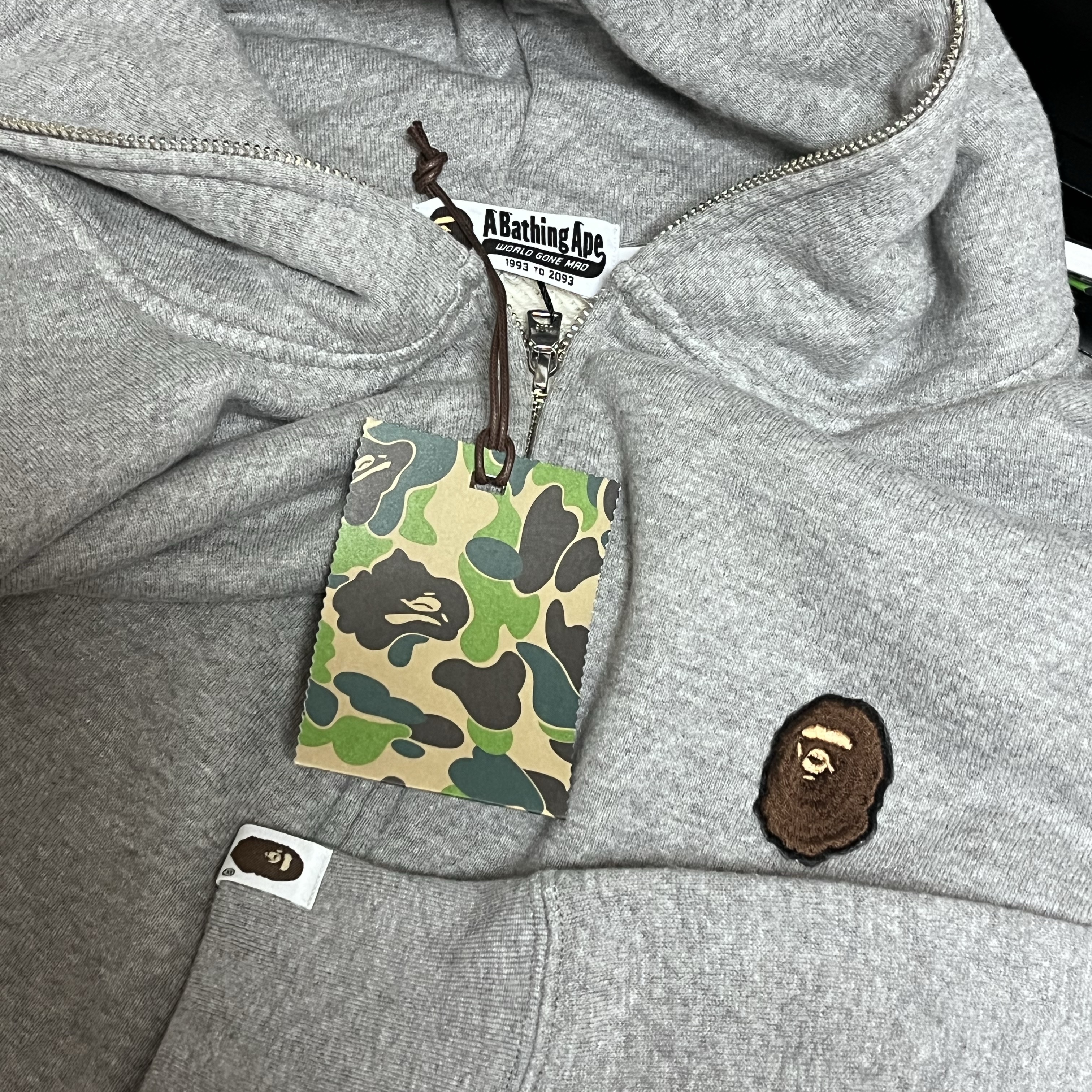 BAPE A Bathing Ape One Point Full Zip Hoodie Grey 착용 스타일 - 1