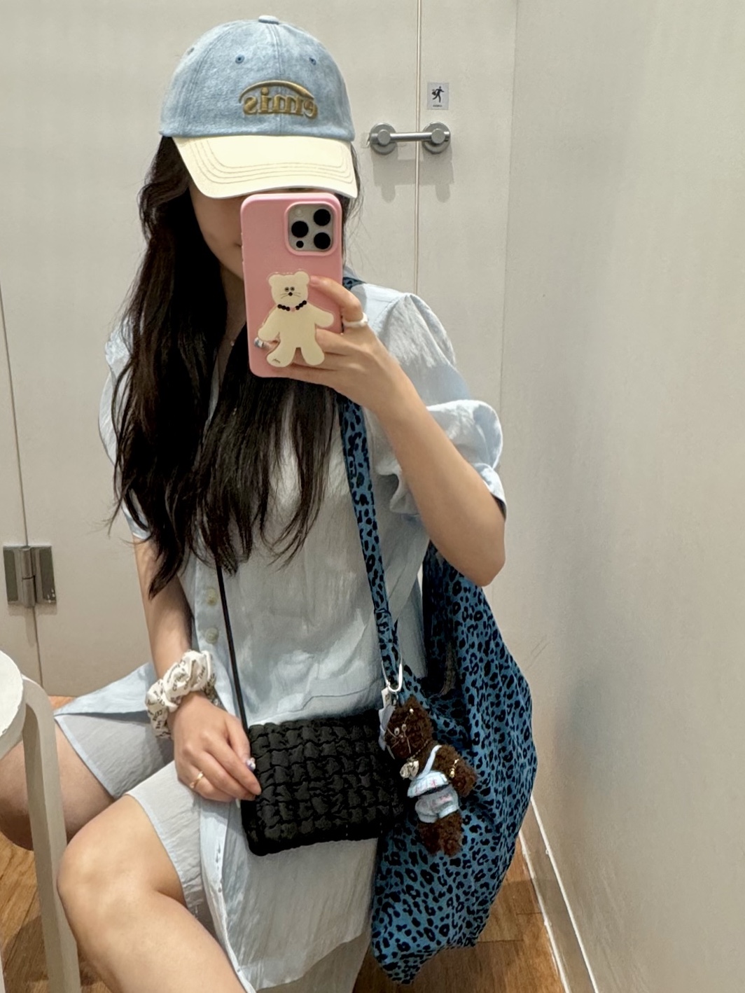 Emis Washed Denim Ball Cap Light Blue Denim Cream, Emis 22Y Leopard Corduroy Eco Bag Blue 착용 스타일 - 2