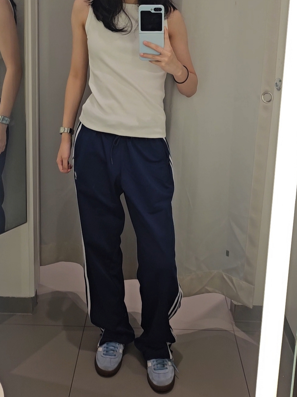Adidas Adicolor Classics Firebird Track Pants Night Indigo - US Sizing, Adidas Spezial Handball Light Blue 착용 스타일 - 1