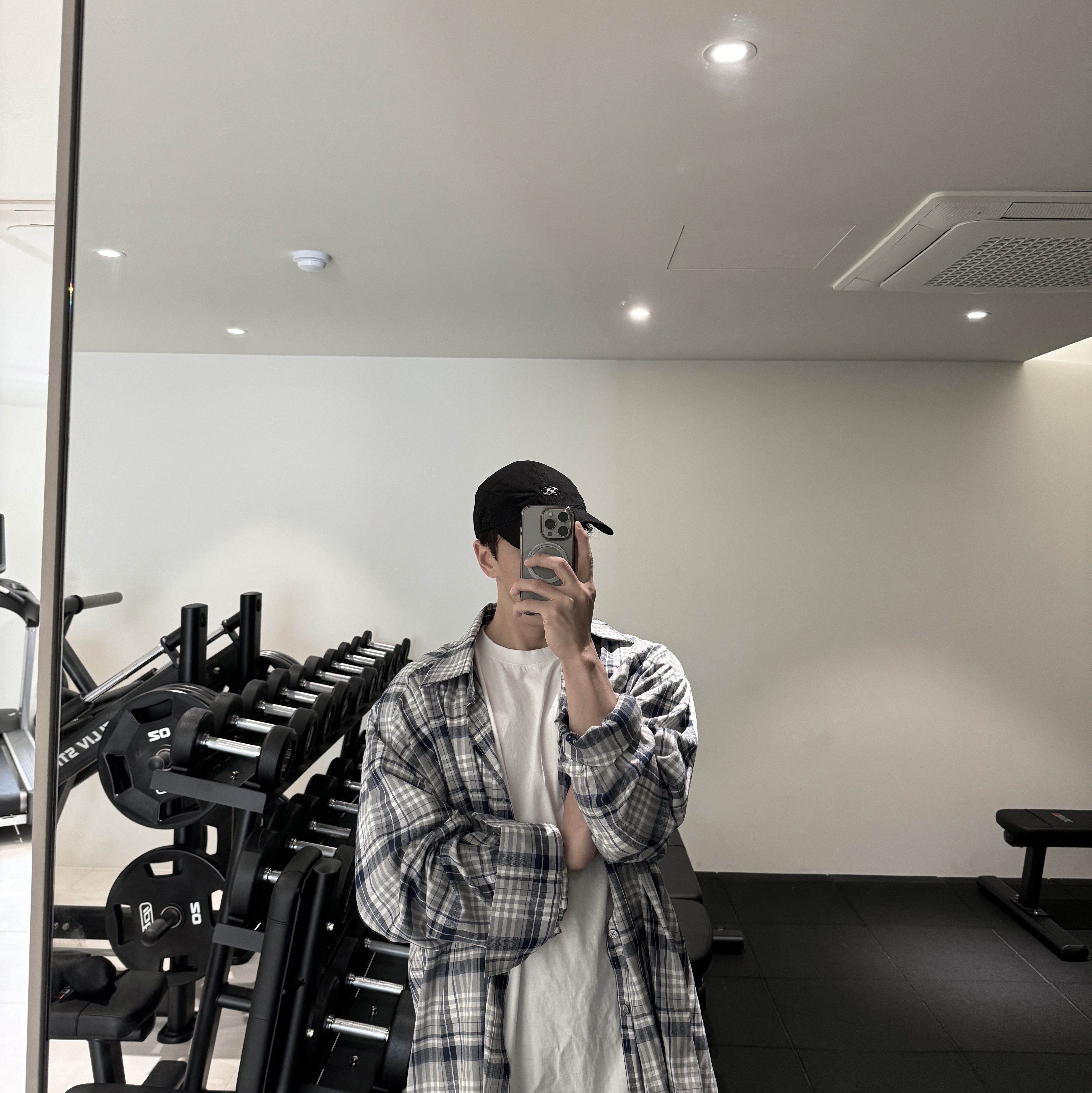 Satisfy Peaceshell Running Cap Black, Balenciaga Tyrex Sneakers Black Grey 착용 스타일 - 5