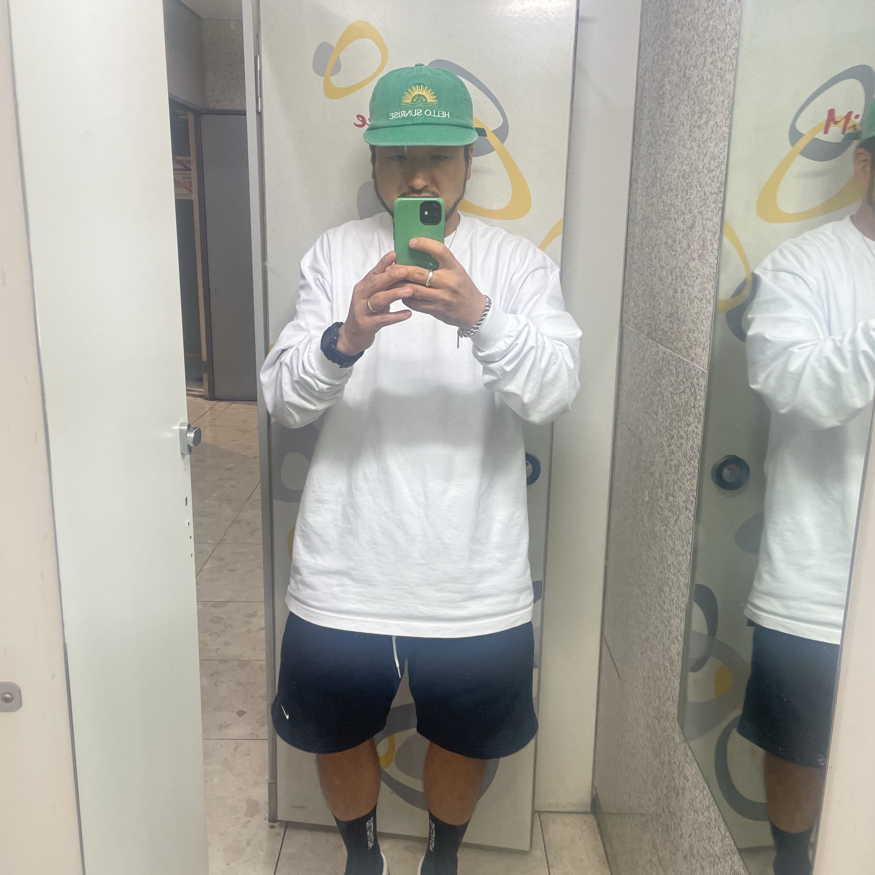 Hello Sunrise Washed Two Tone Logo 6Panel Cap Green 착용 스타일