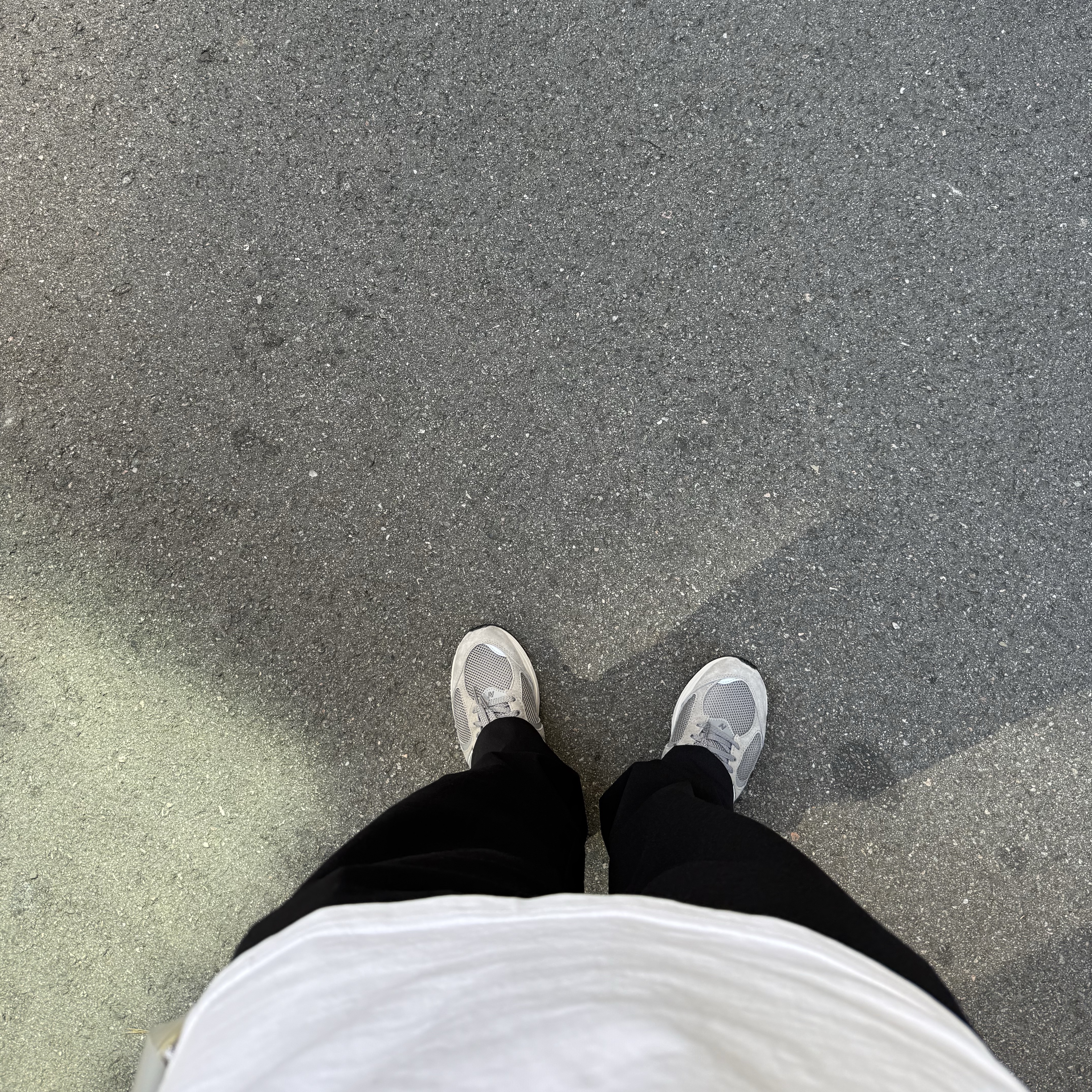 New Balance 2002R Grey 착용 스타일 - 2