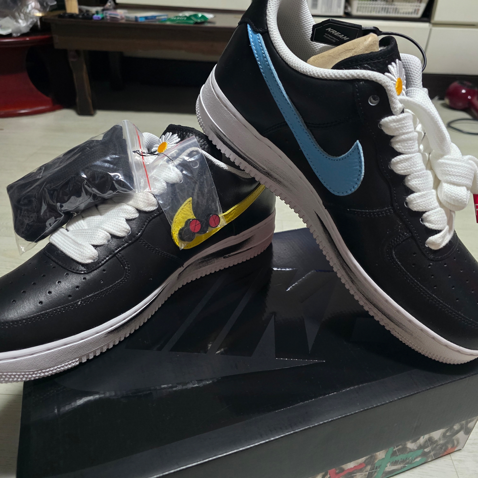 Nike x Peaceminusone Air Force 1 Low Para-Noise 3.0 Black and Multicolor 착용 스타일