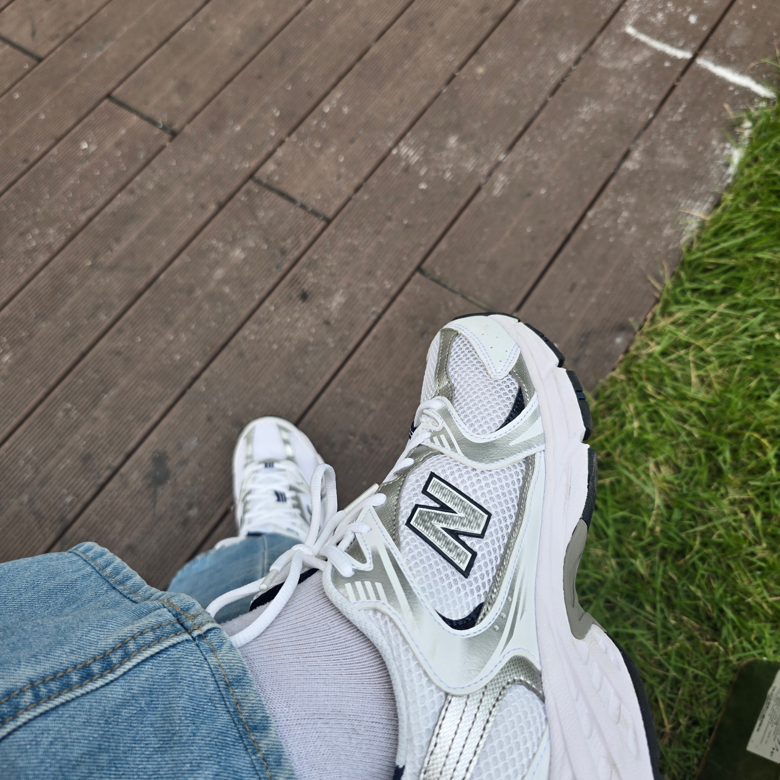 New Balance 530 White 착용 스타일