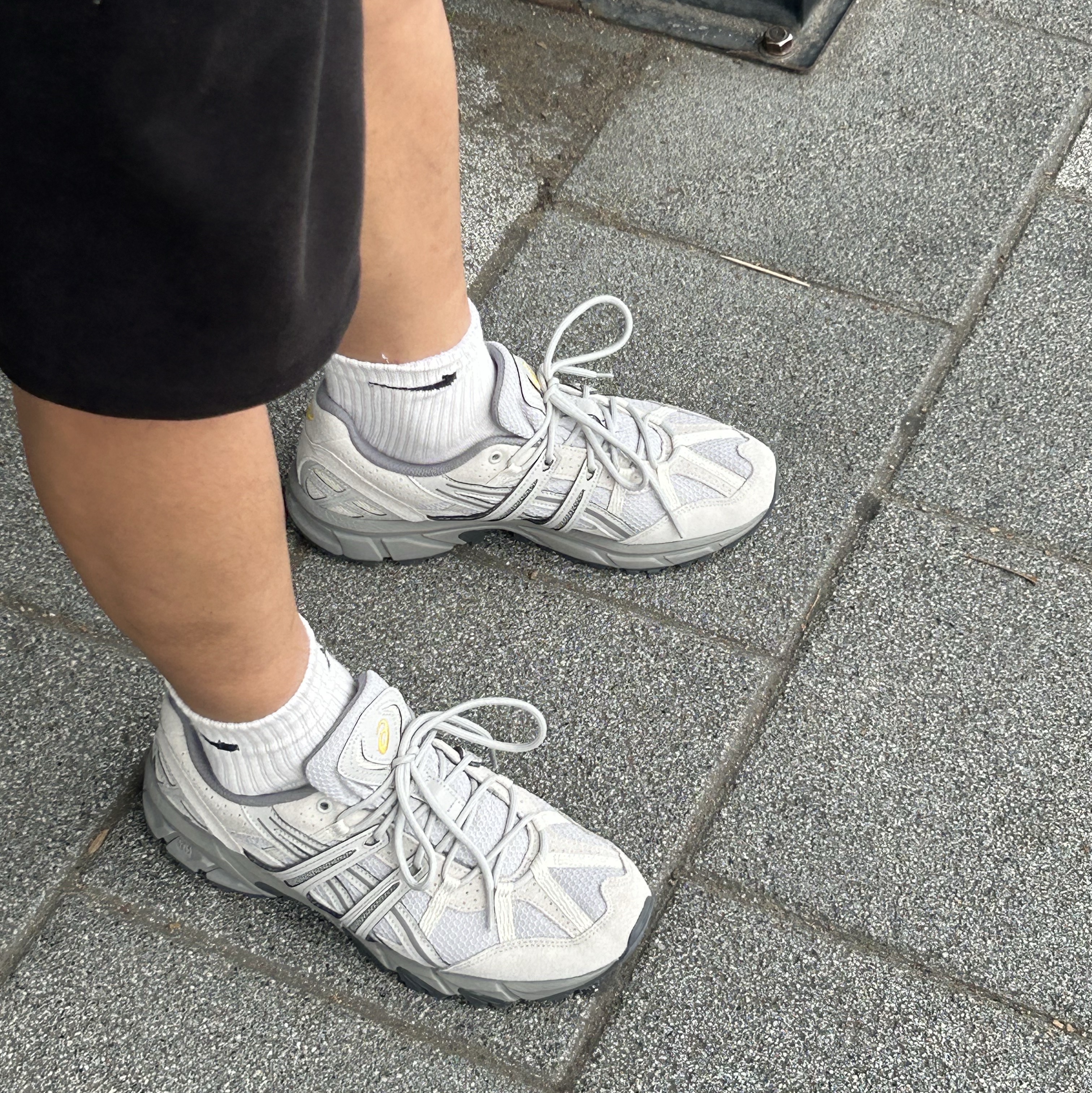 Asics Gel-Sonoma 15-50 Oyster Grey 착용 스타일
