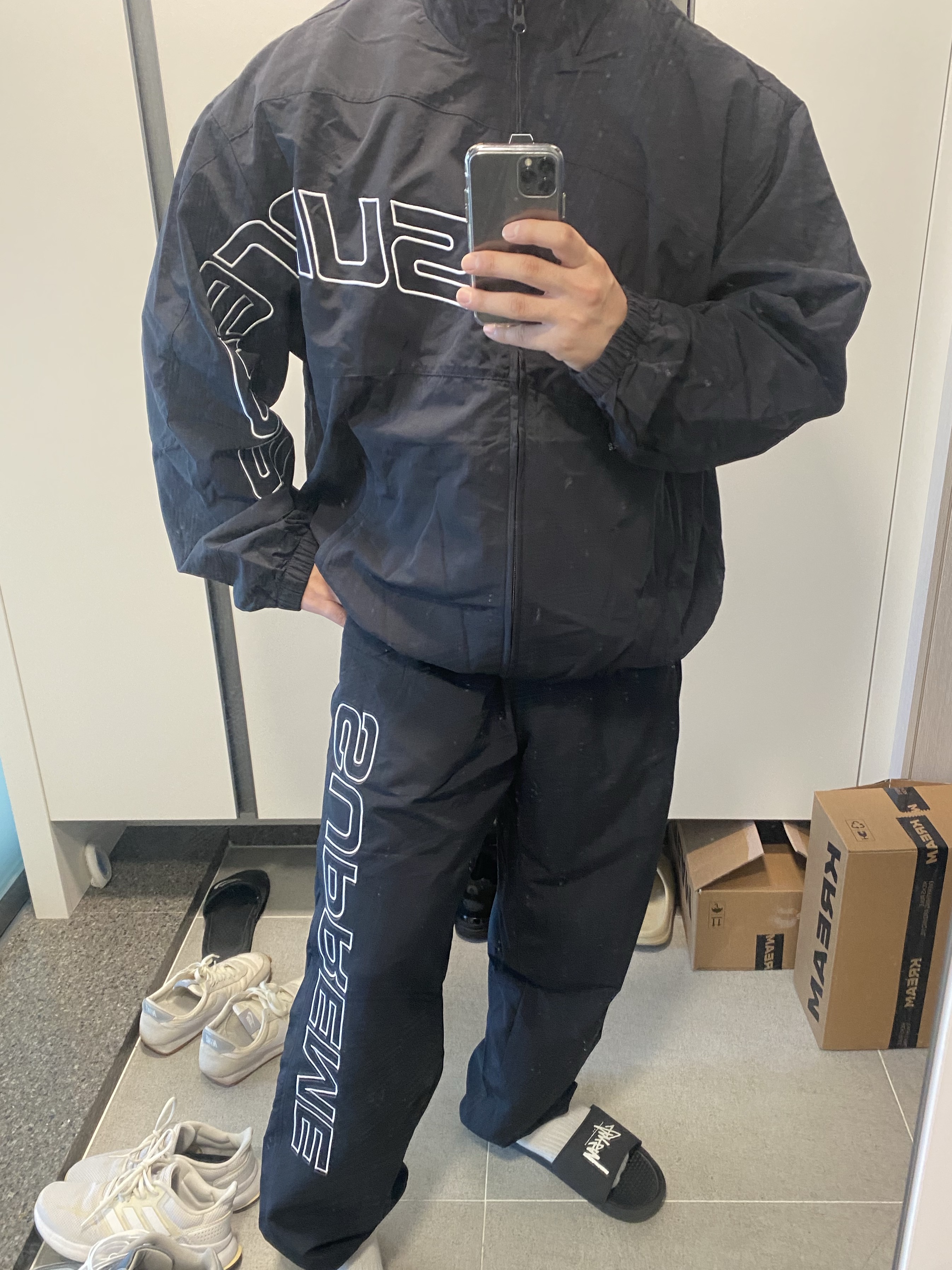 Supreme Curve Track Jacket Black - 24SS, Supreme Spellout Embroidered Track Pant Black - 24FW 착용 스타일