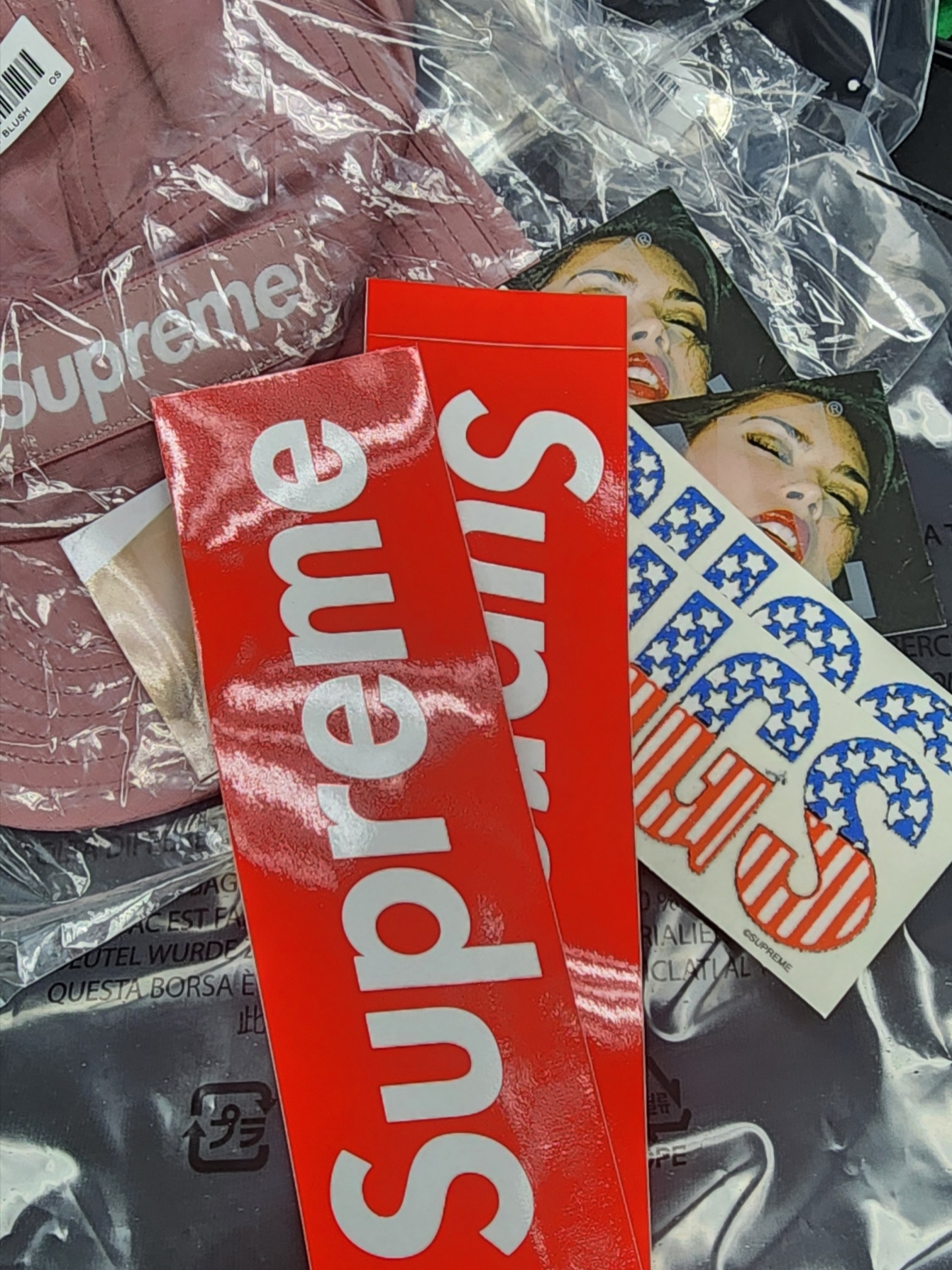Supreme Waxed Ripstop Camp Cap Light Pink - 24FW, Supreme Old English L/S Top Black - 24FW 착용 스타일