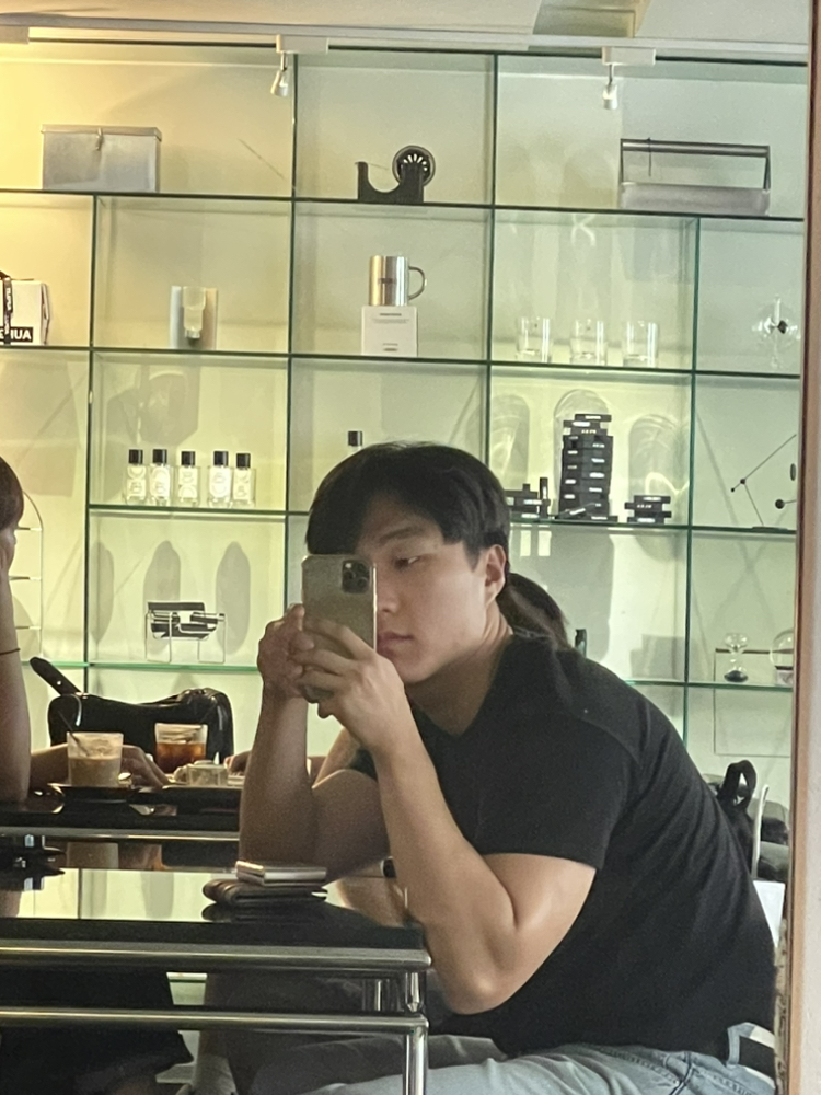 KREAM 프로필 이미지