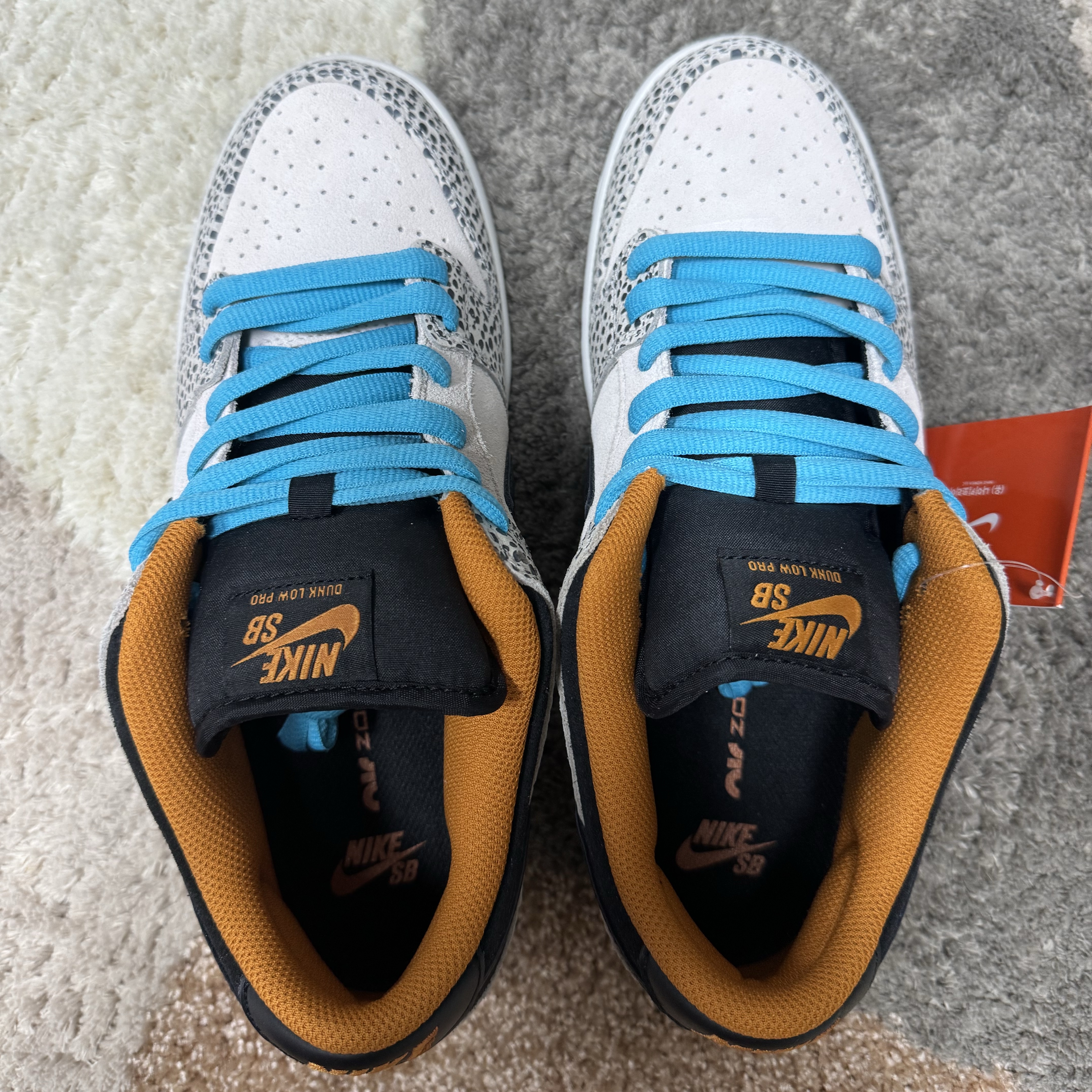 Nike SB Dunk Low Pro Electric Phantom and Black 착용 스타일 - 3