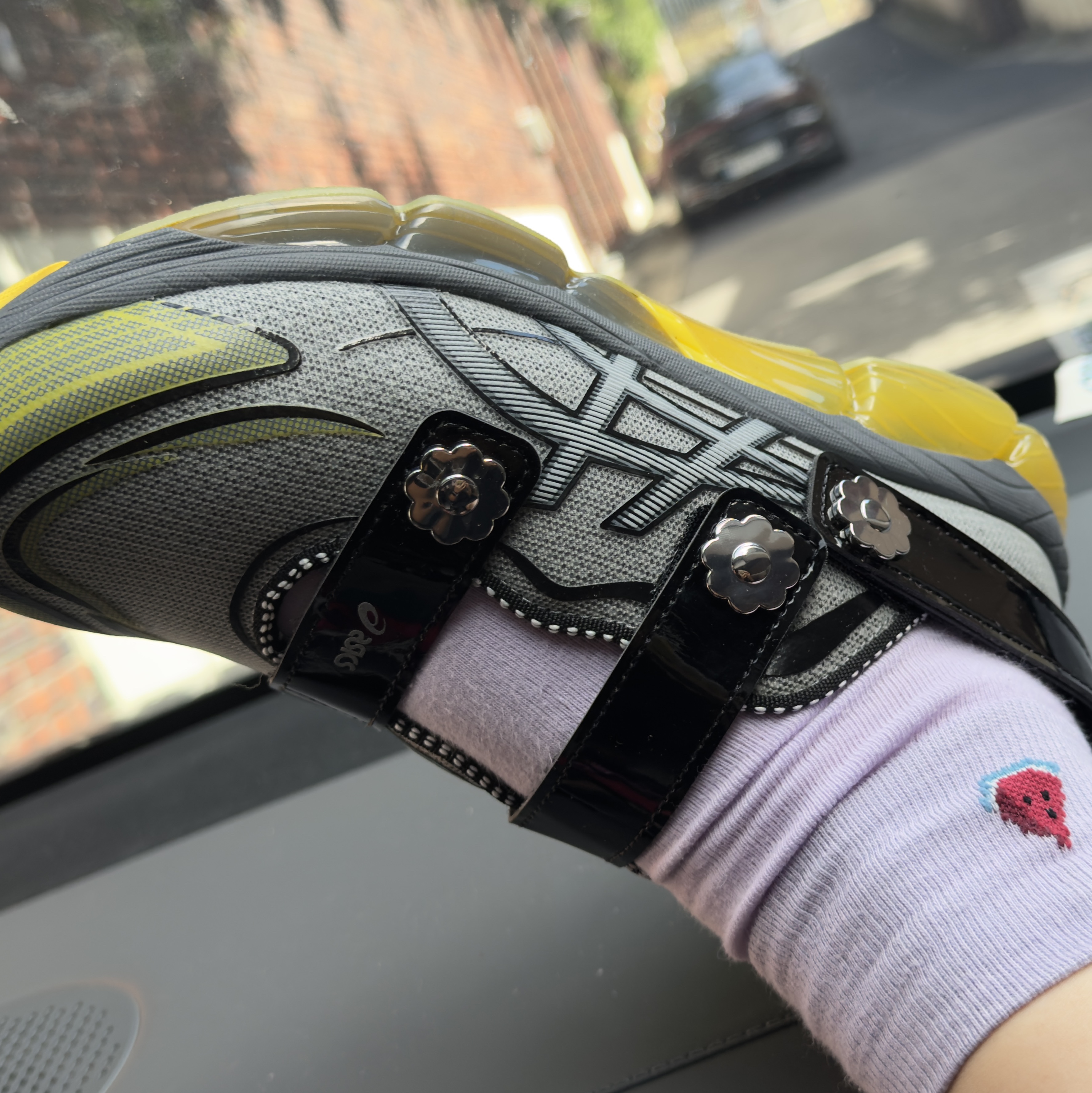 Asics x Cecilie Bahnsen Gel-Quantum 360 VIII Grey Yellow 착용 스타일