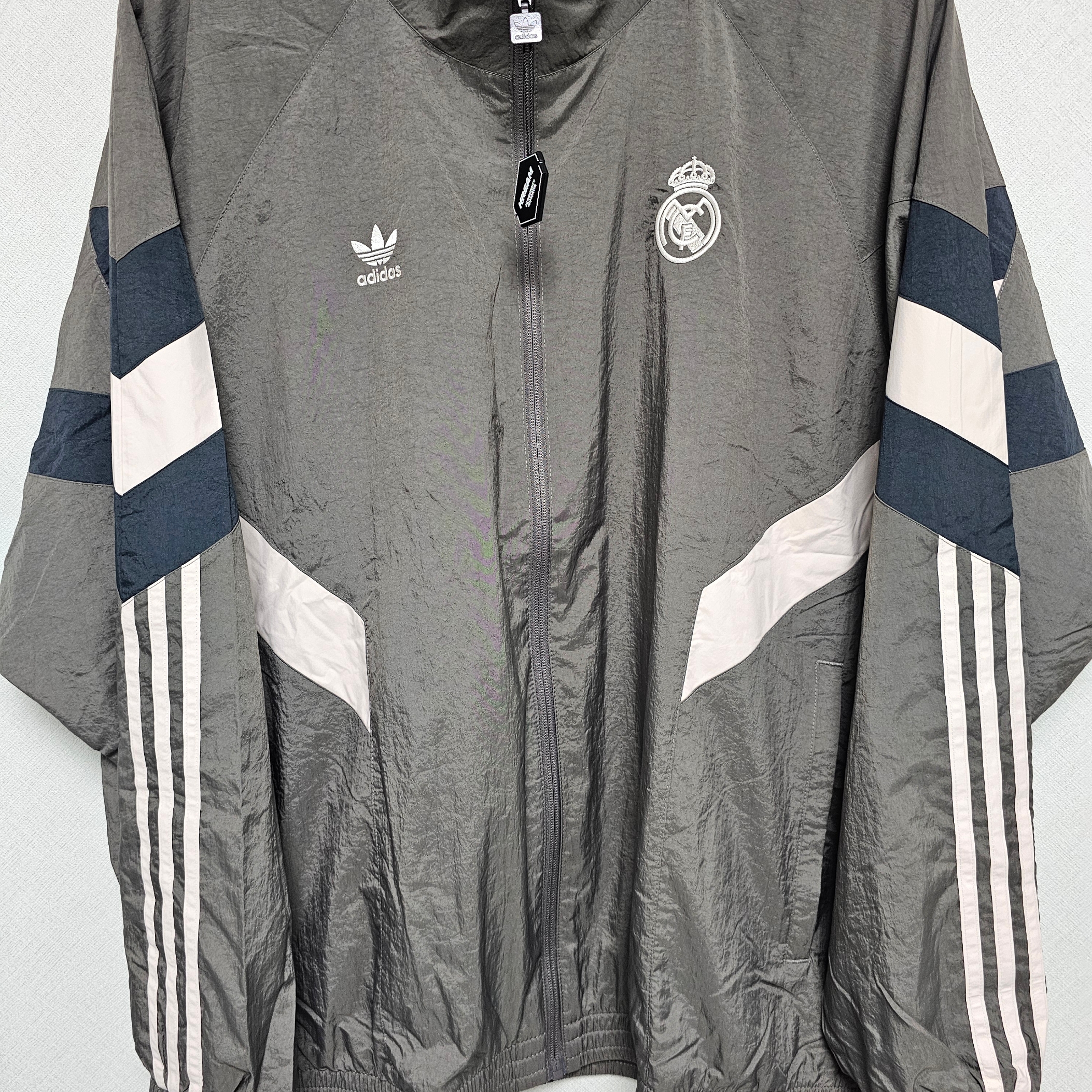 Adidas Real Madrid Originals Track Top Charcoal Grey - KR Sizing 착용 스타일 - 1