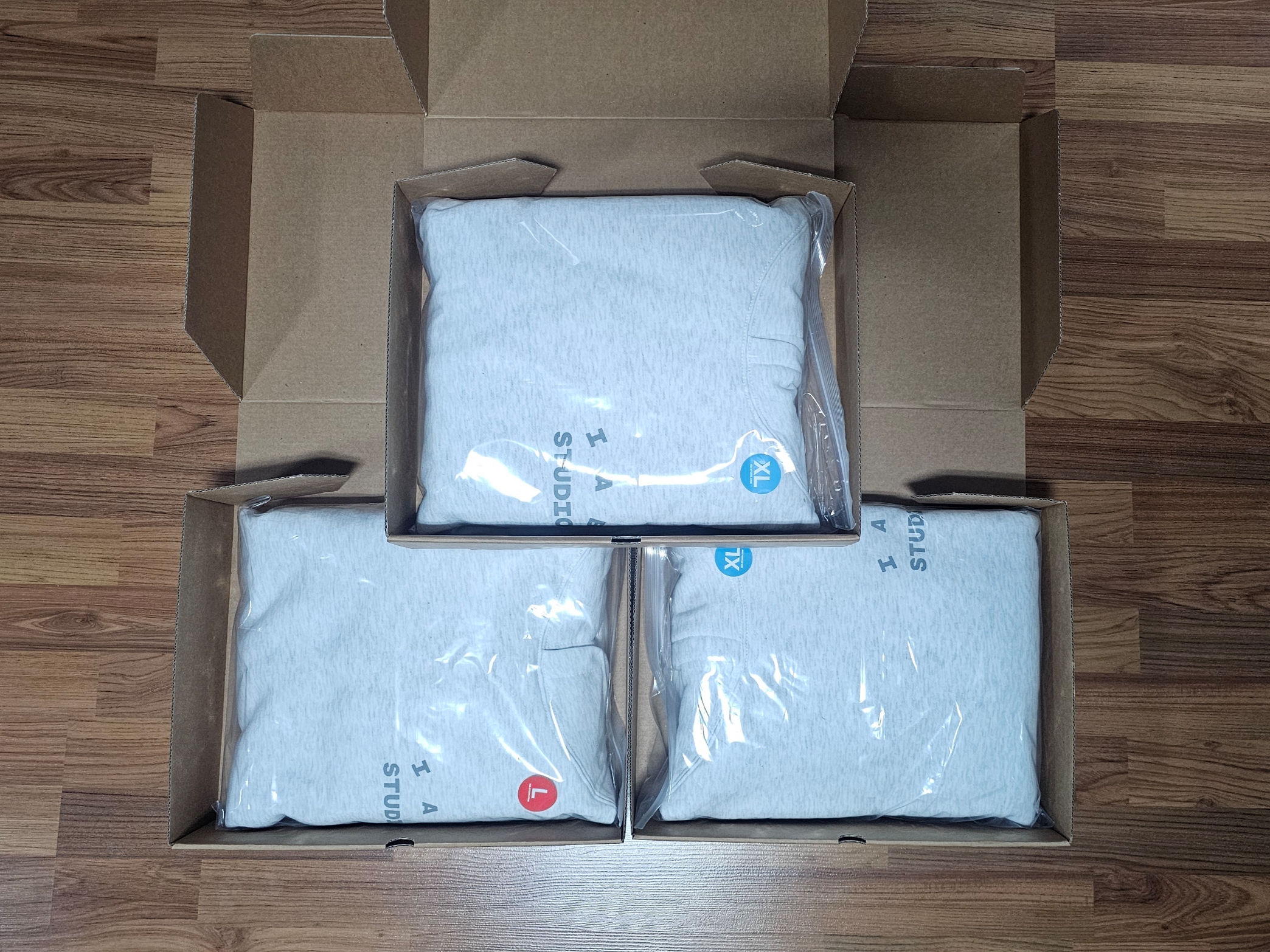 IAB Studio Hoodie Light Gray 착용 스타일 - 2
