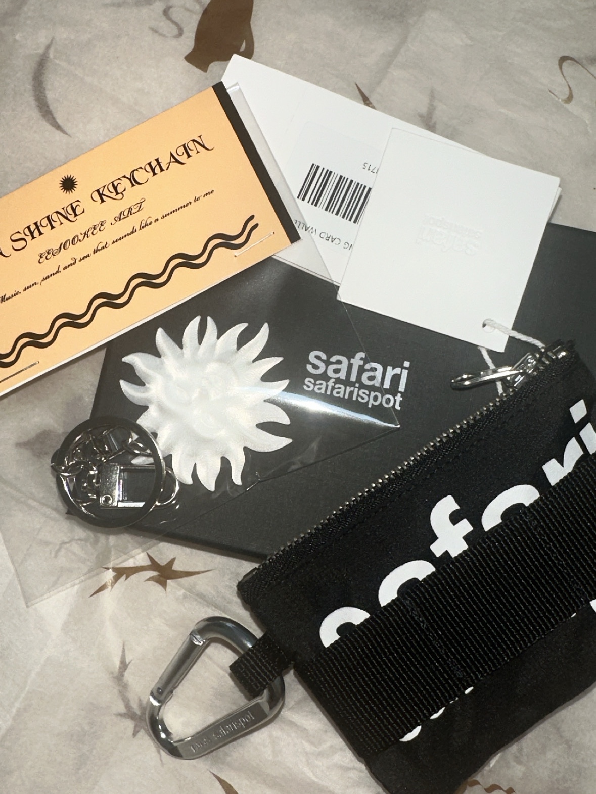 Safarispot Basic Safari Keyring Card Wallet Black 착용 스타일