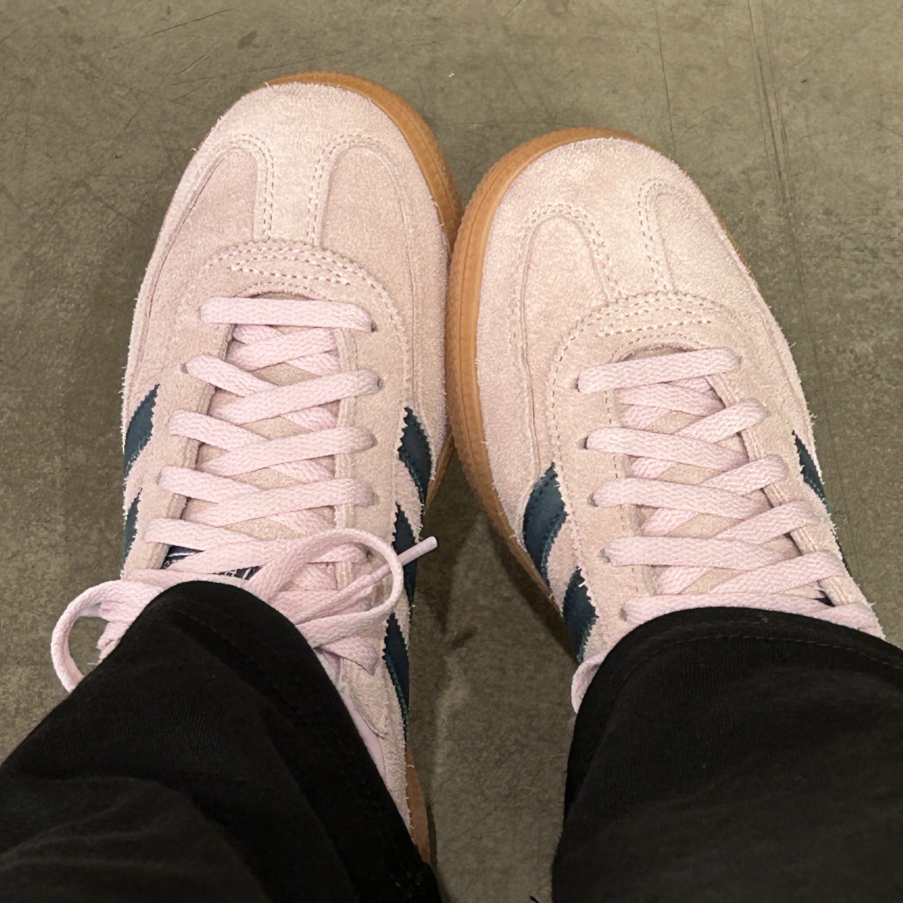 (W) Adidas Spezial Handball Clear Pink 착용 스타일