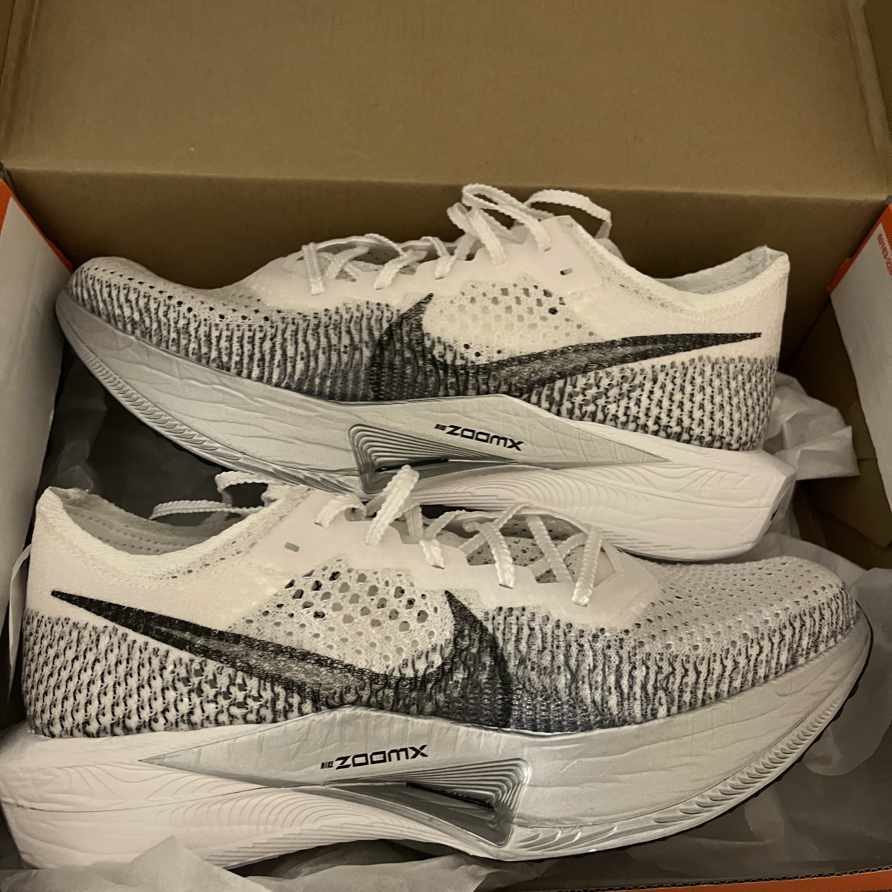 Nike ZoomX Vaporfly Next% 3 White Grey 착용 스타일 - 1